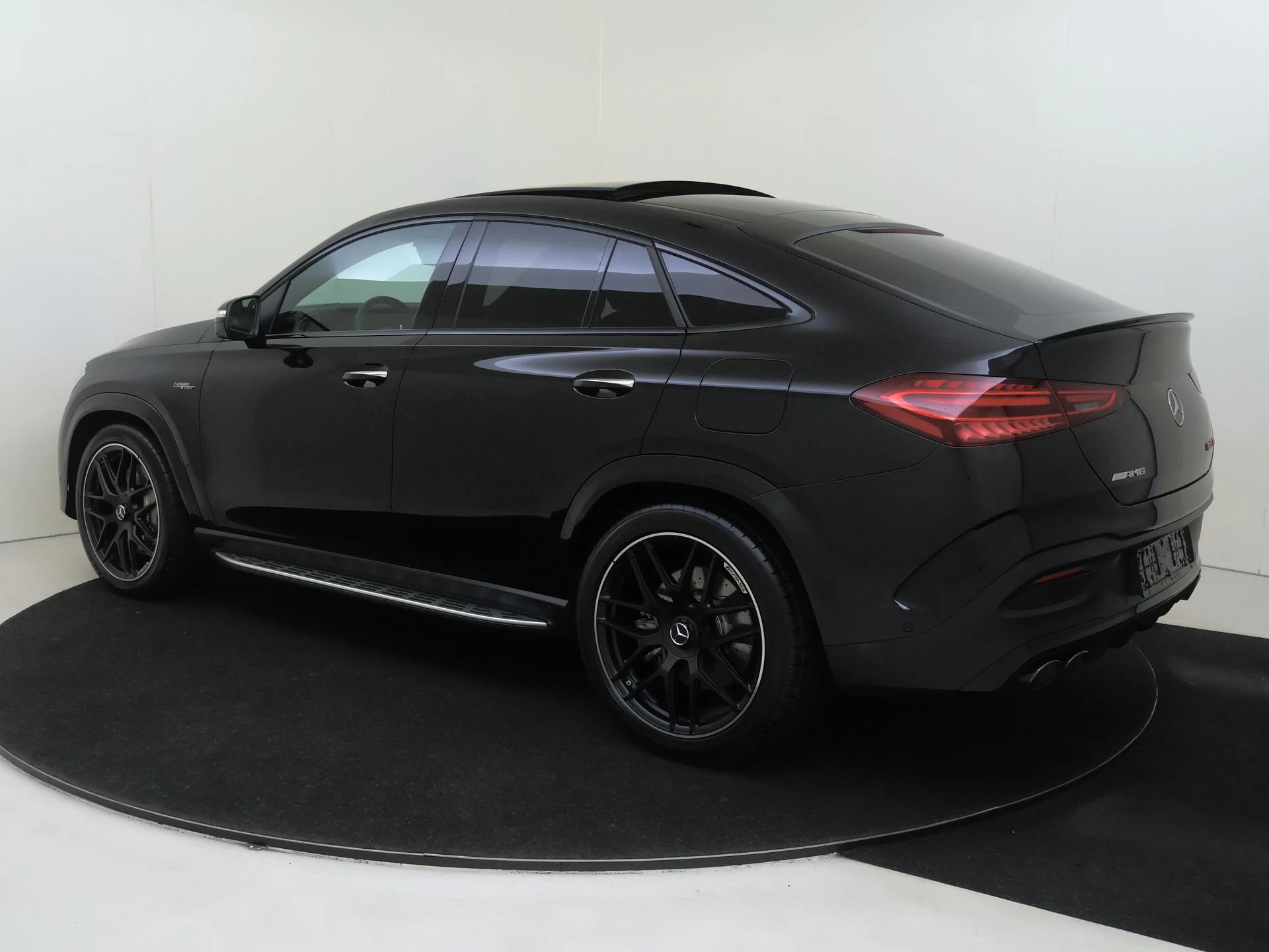 Mercedes-Benz-GLE-image-2