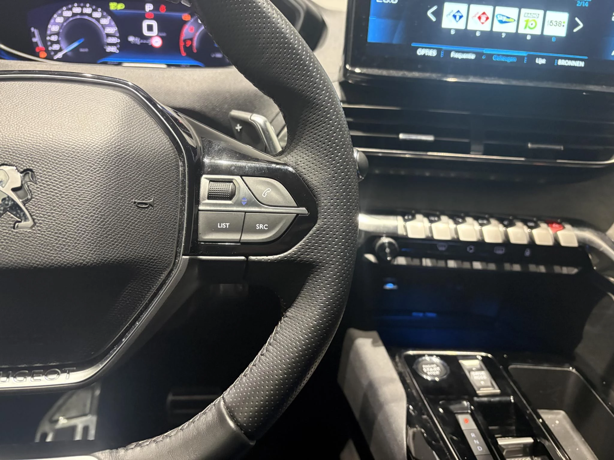 Peugeot-5008-image-23