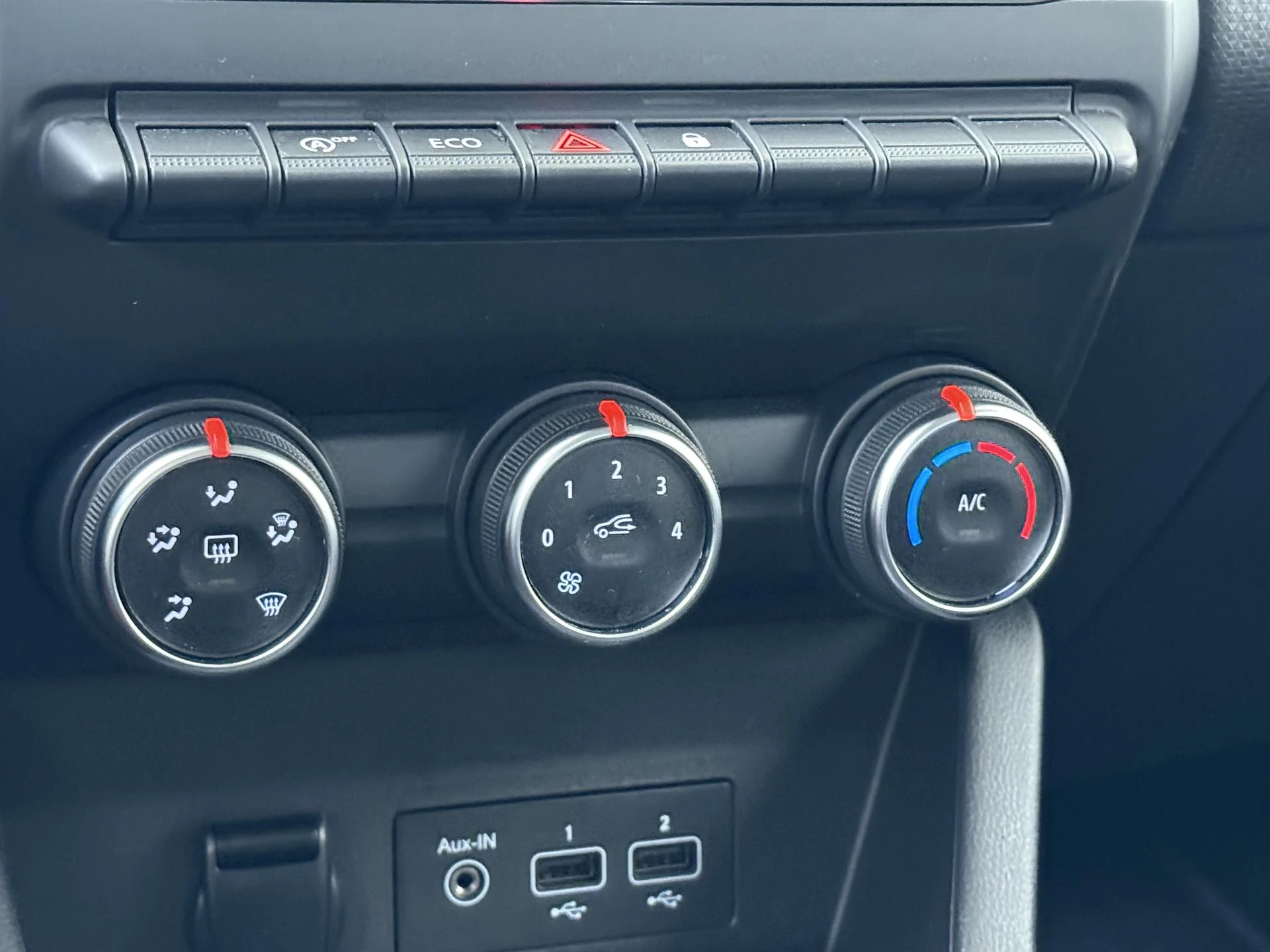 Renault-Clio-image-17