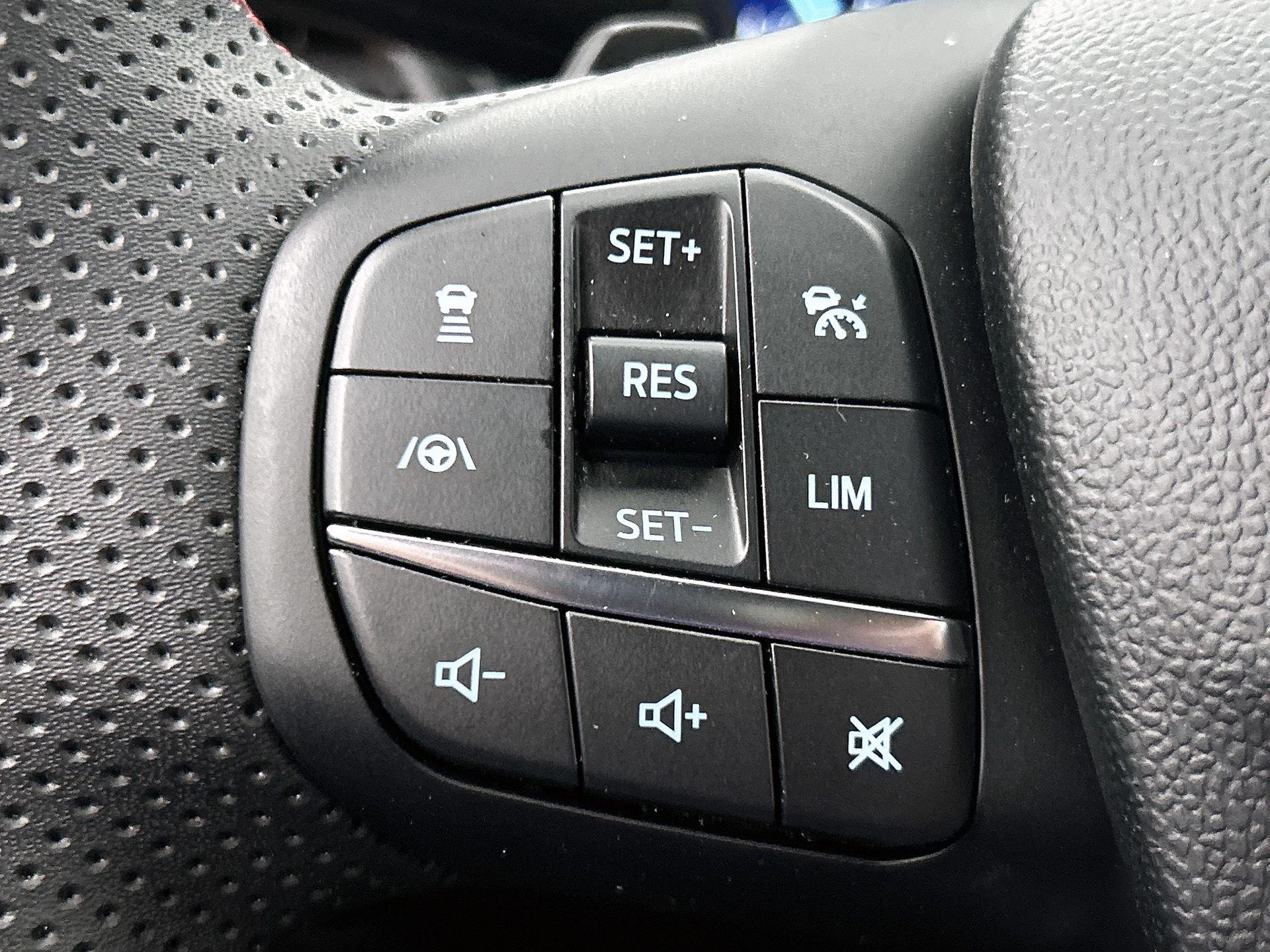 Ford Puma 1.0 EcoBoost Hybrid ST-Line X