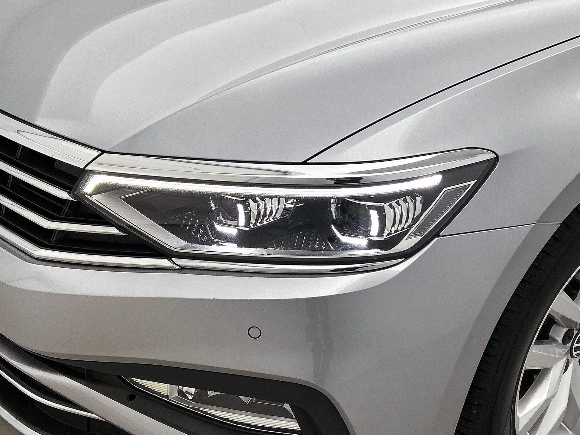 Volkswagen-Passat-image-22
