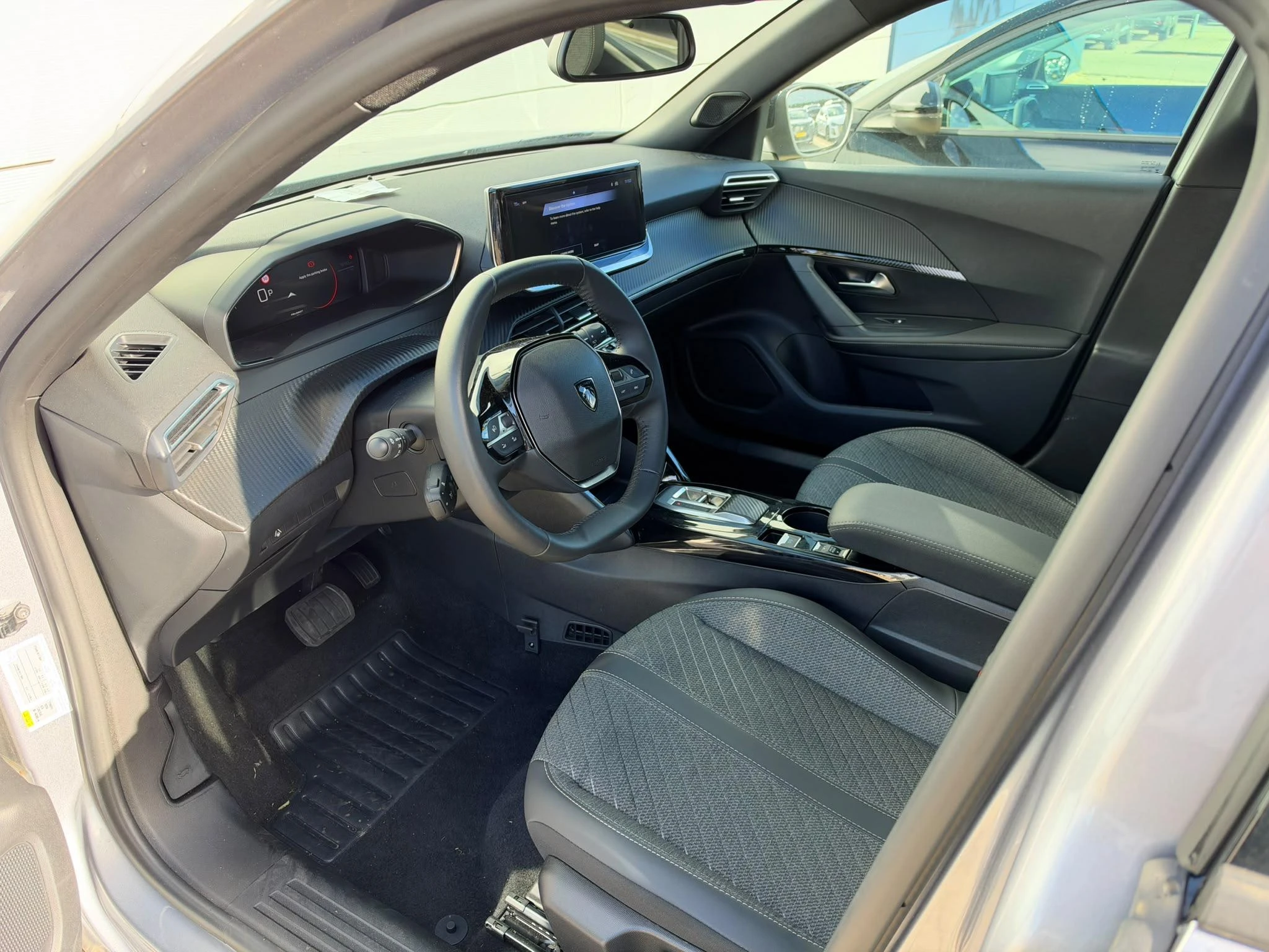 Peugeot-2008-image-10