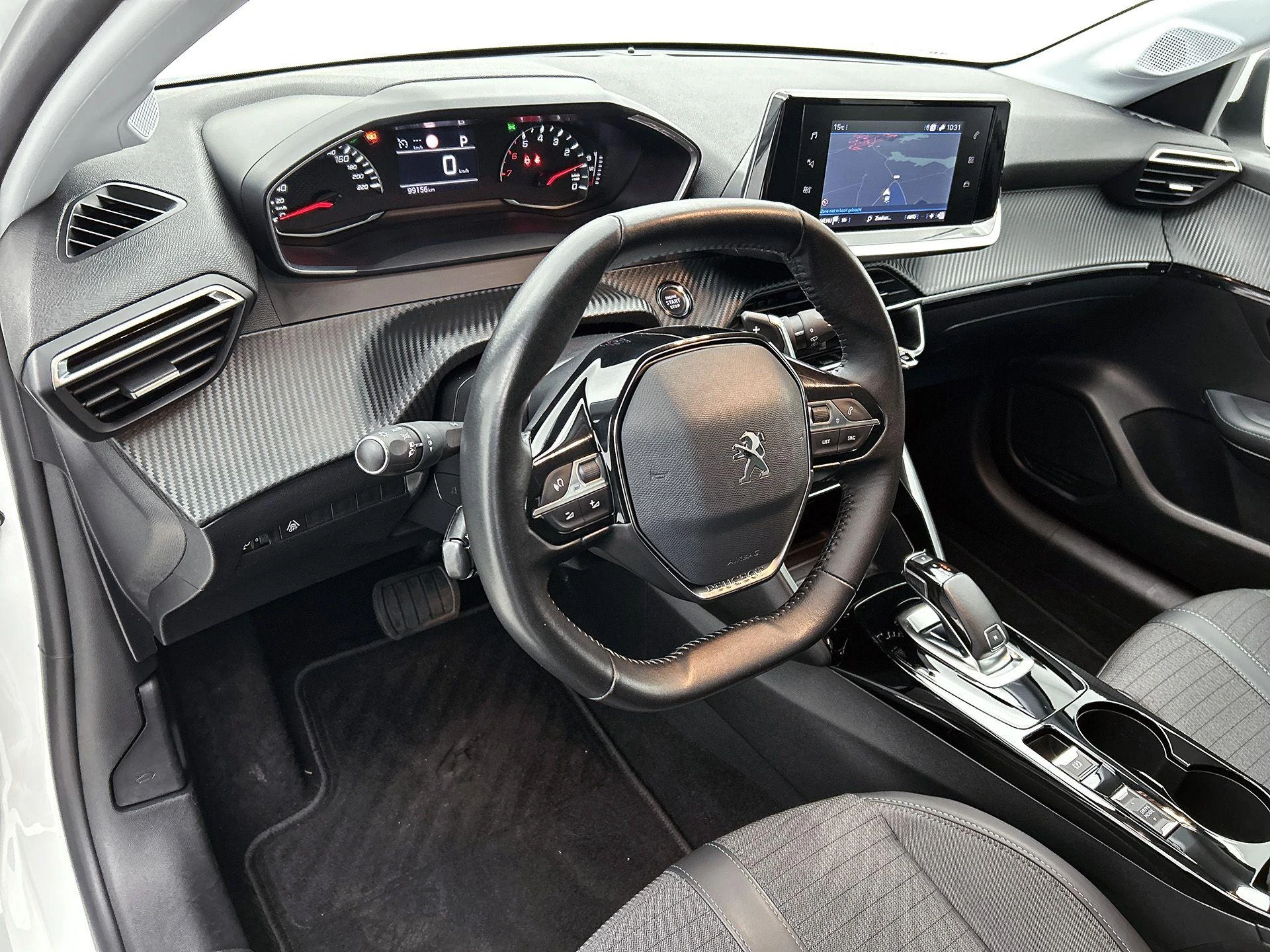 Peugeot-208-image-16