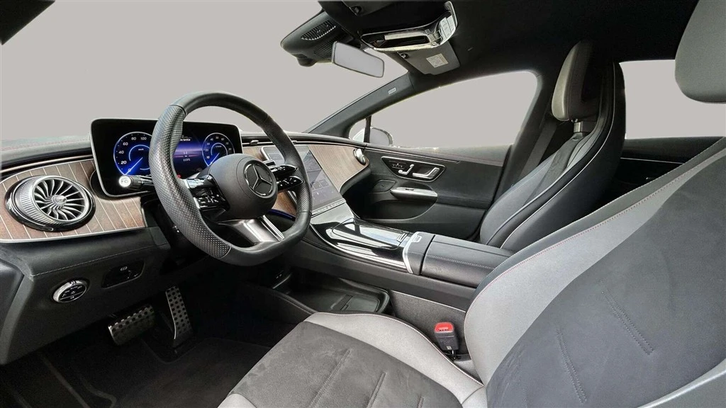 Mercedes-Benz-EQE-image-9