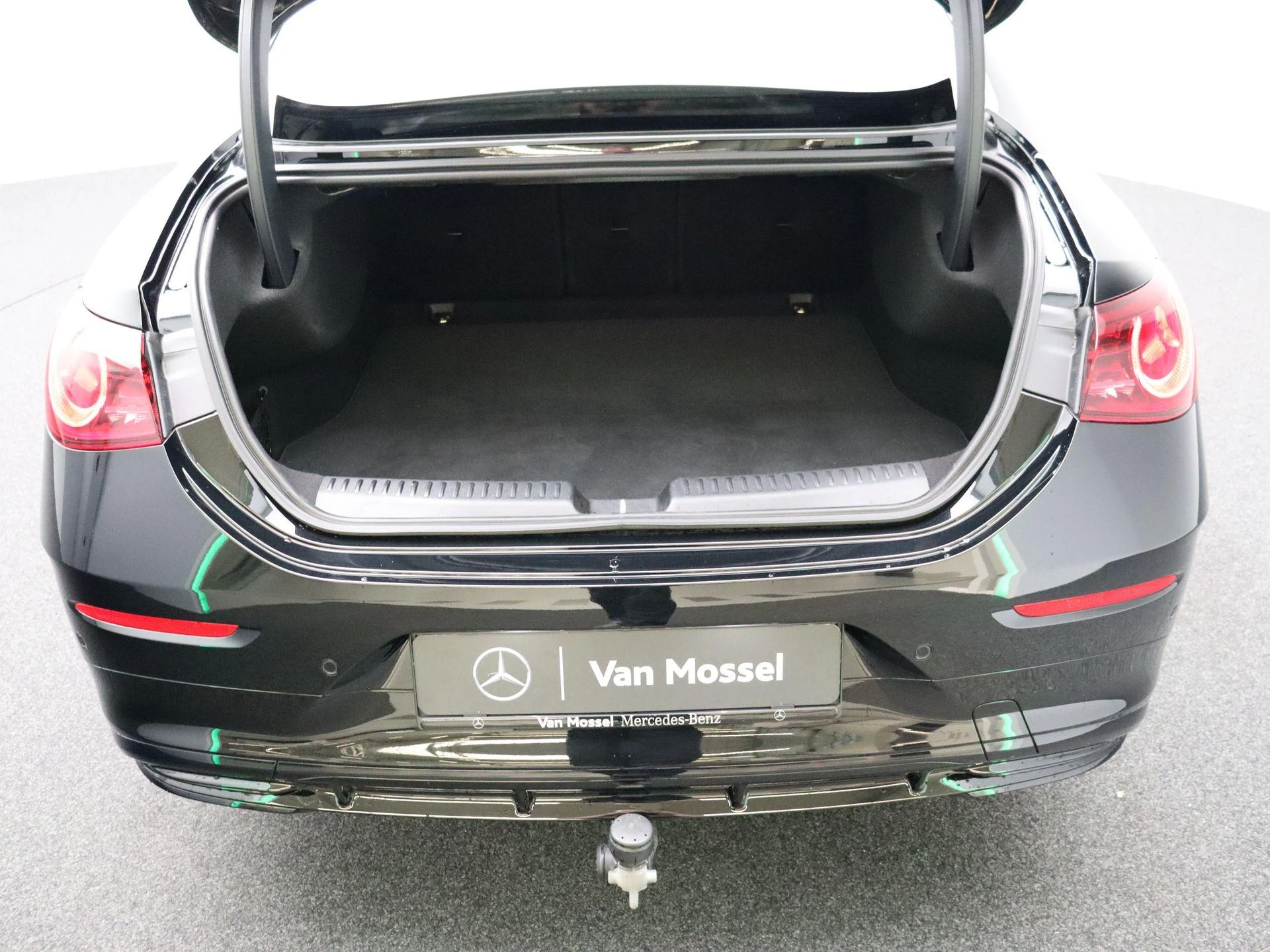 Mercedes-Benz-CLA-image-27