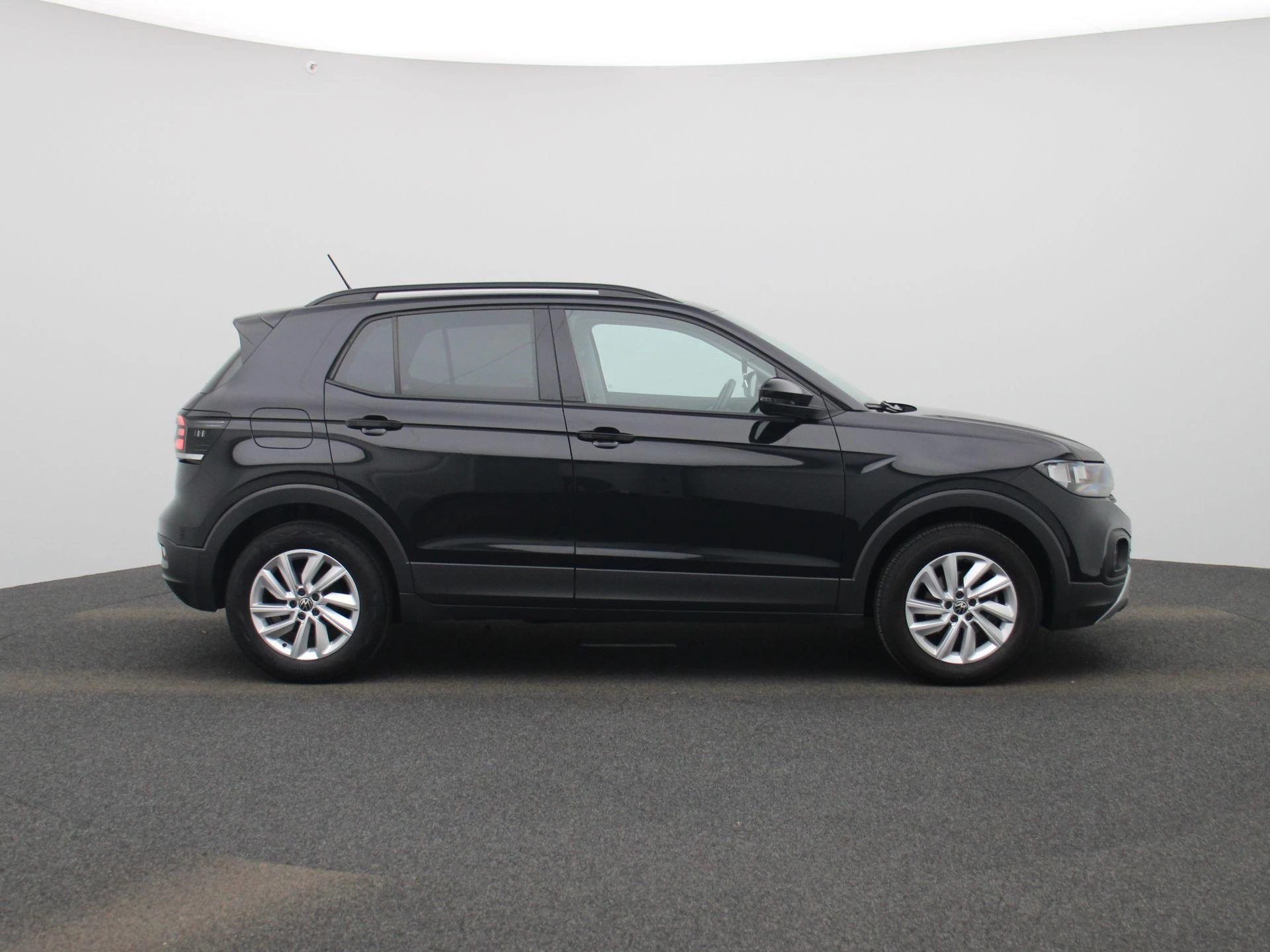 Volkswagen-T-Cross-image-5