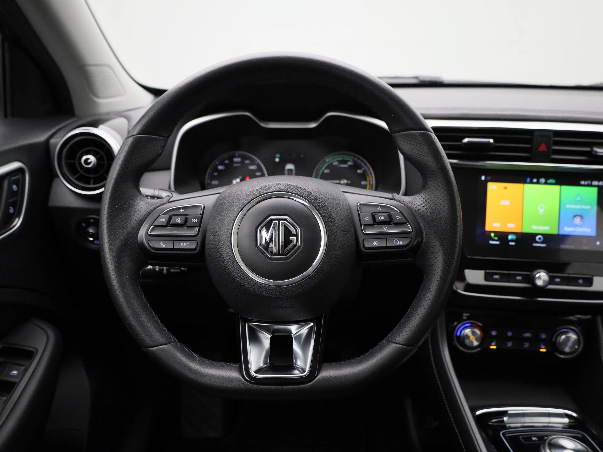 MG-ZS EV-image-6