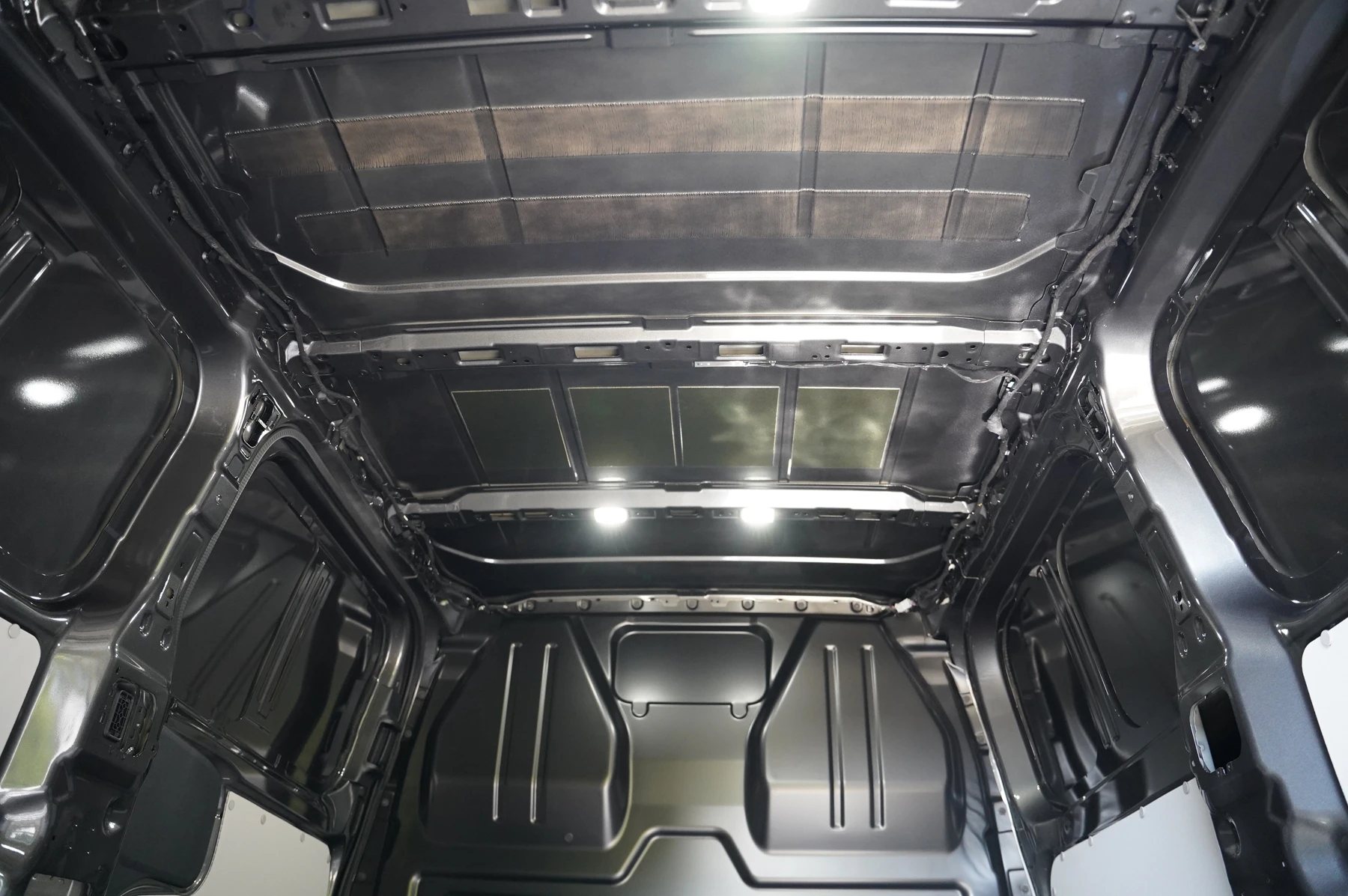 Volkswagen-Transporter-image-26