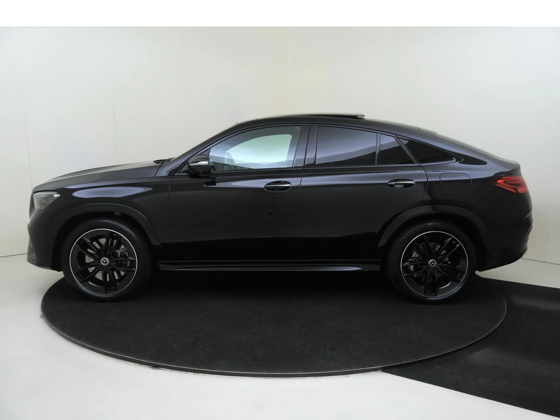Mercedes-Benz-GLE-image-7