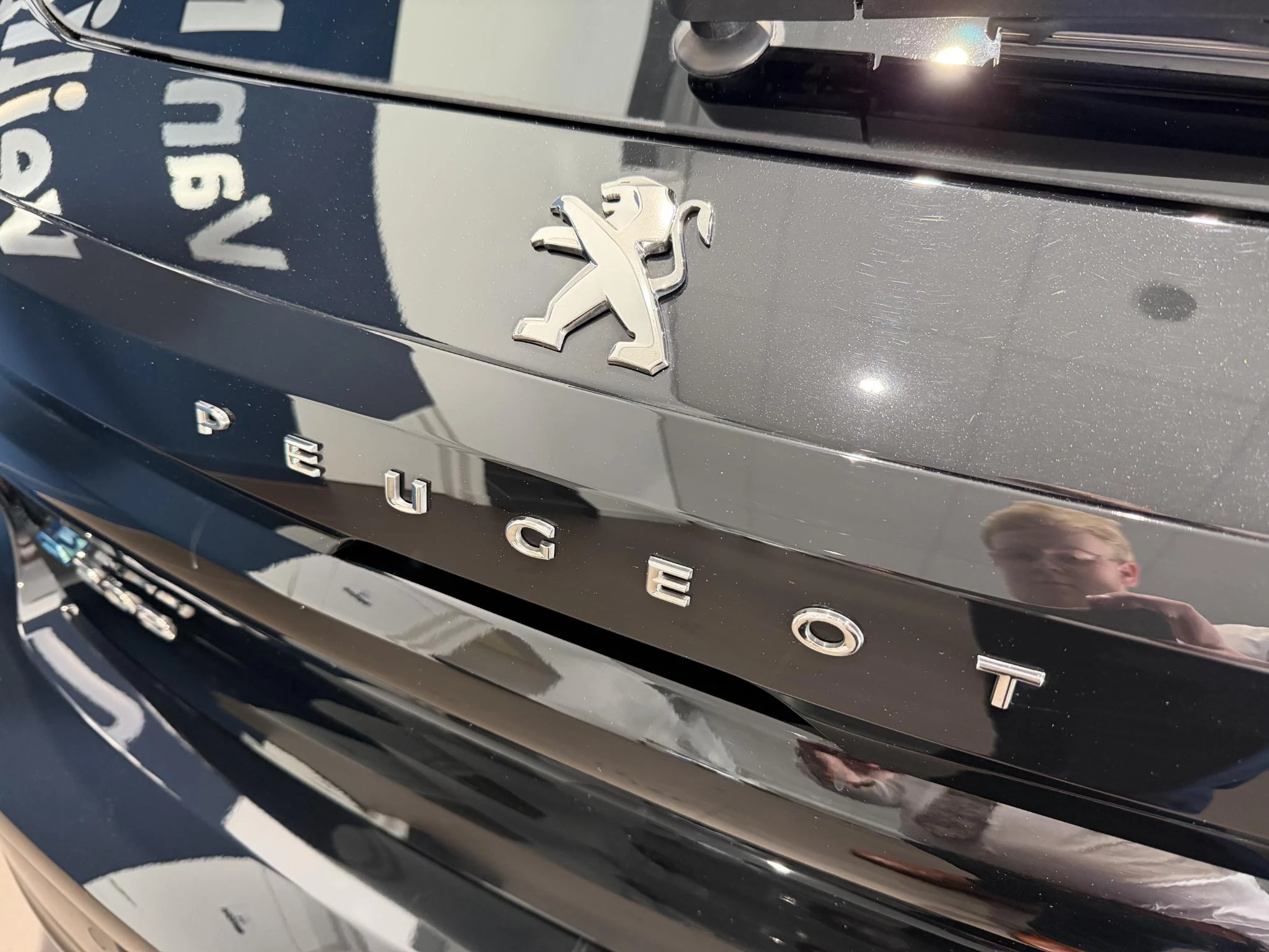 Peugeot-e-208-image-23