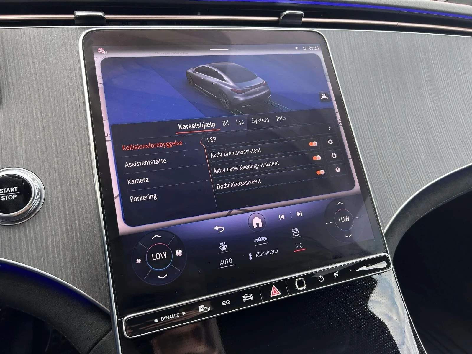 Mercedes-Benz-EQE-image-19