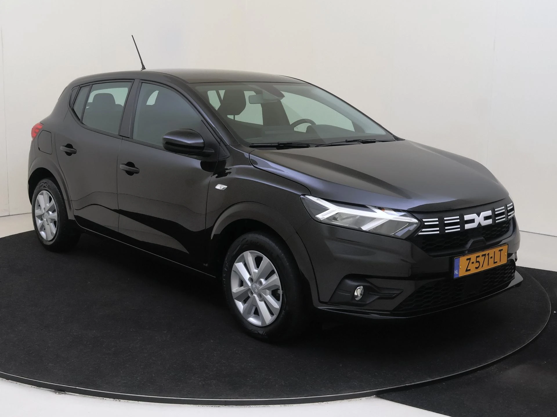 Dacia-Sandero-image-1