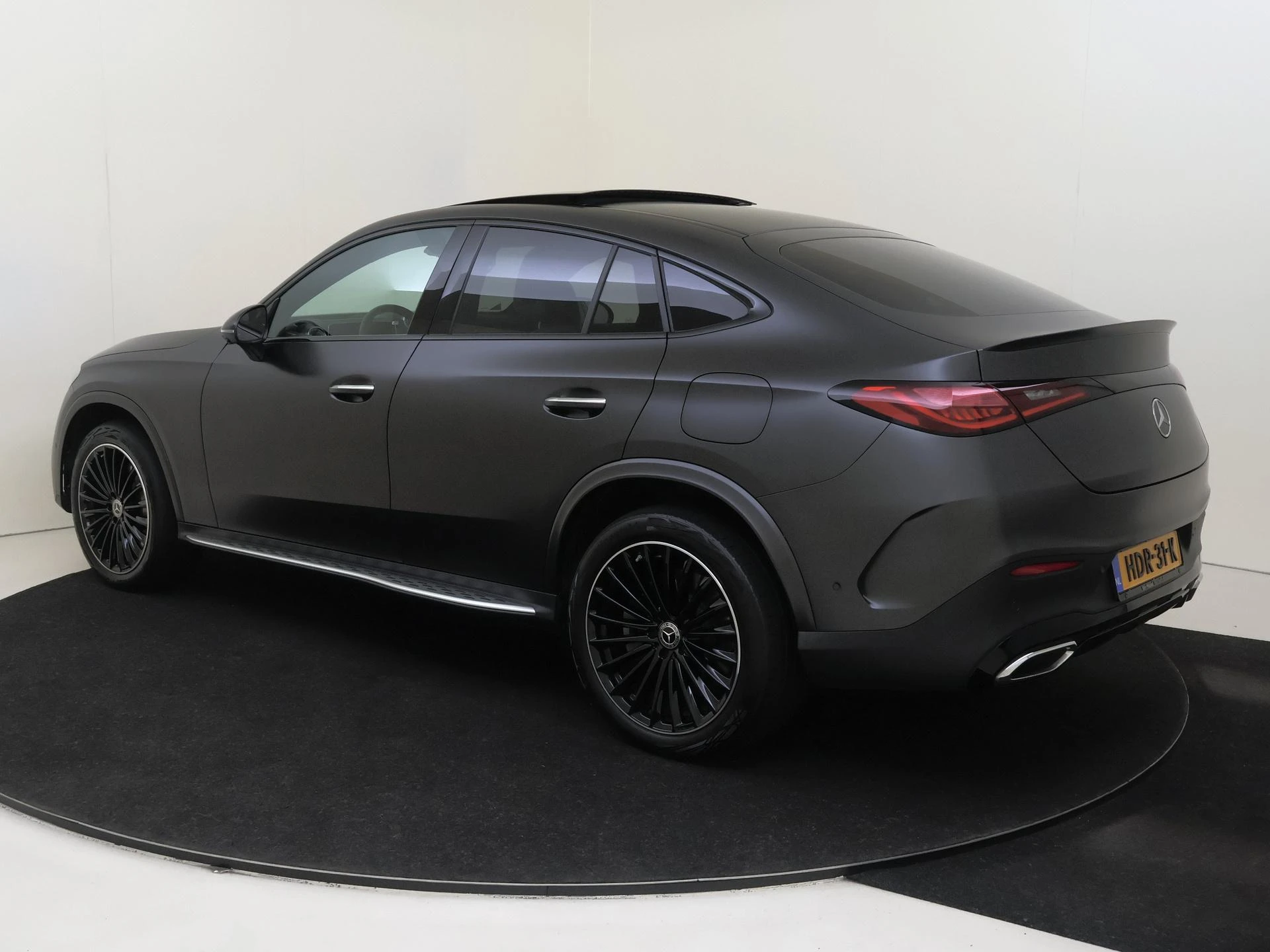 Mercedes-Benz-GLC-image-2