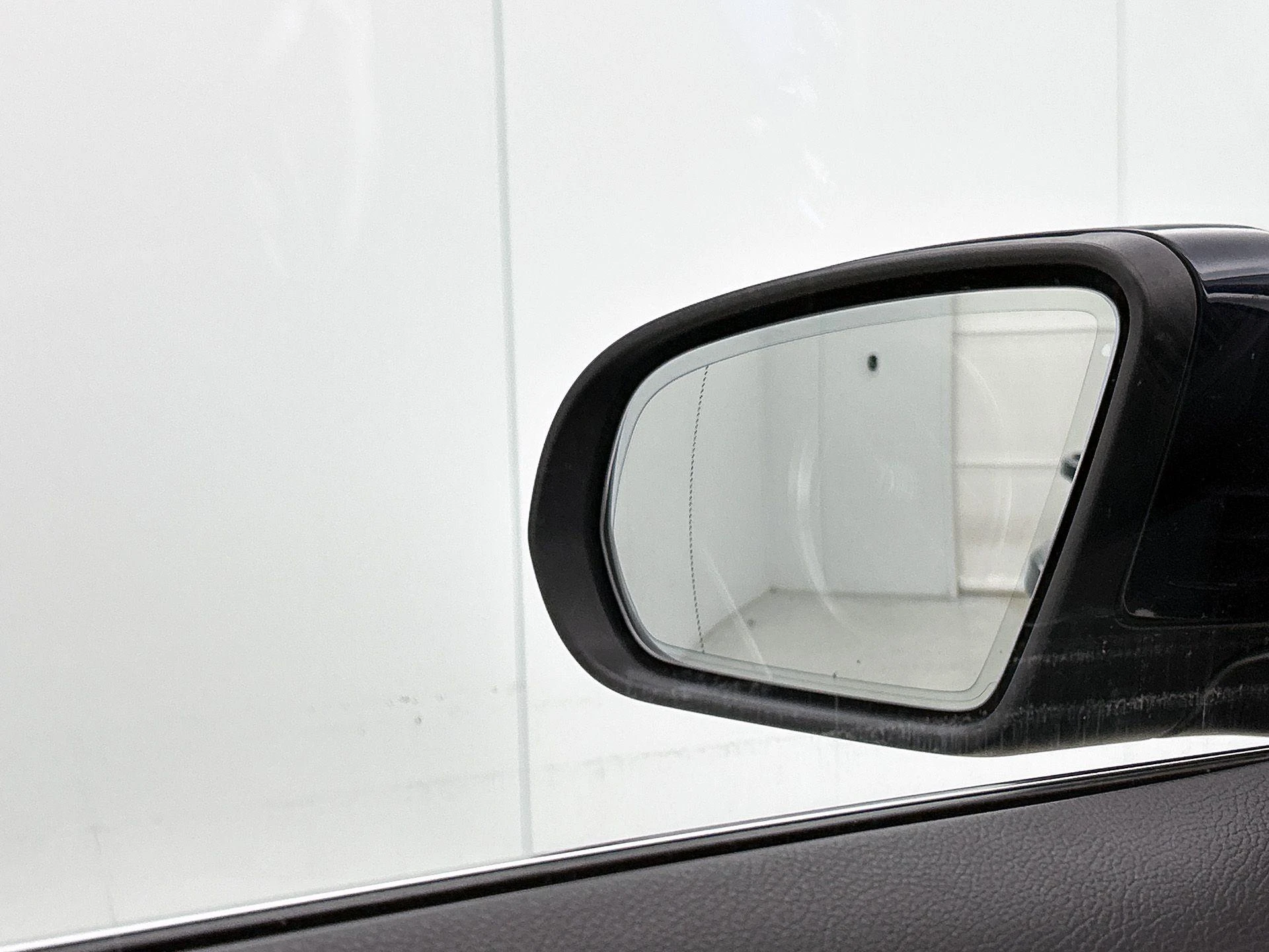 Mercedes-Benz-C-Klasse-image-20