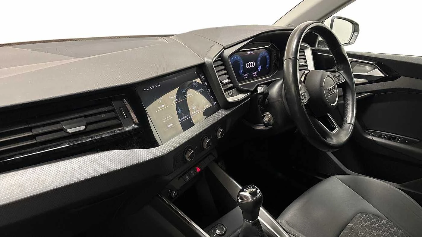 Audi-A1 Sportback-image-1