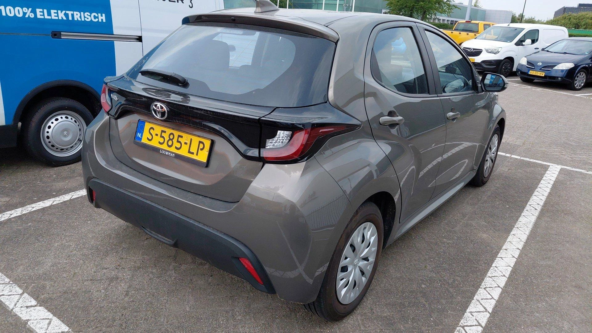 Toyota-Yaris-image-2