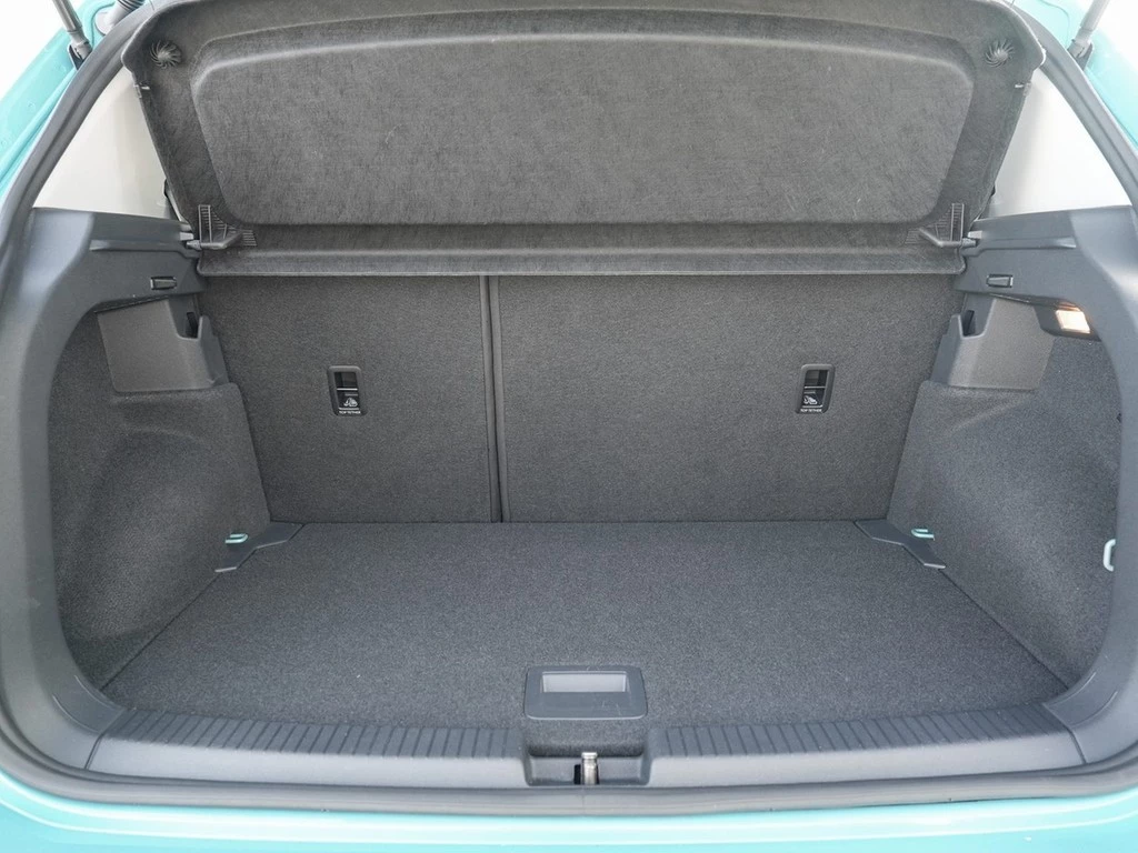 Volkswagen T-Cross 1.0 TSI Active *Navi*Kamera*Digi-Cockpit*Climatronic*Sitzhzg*PDC*ACC*uvm..
