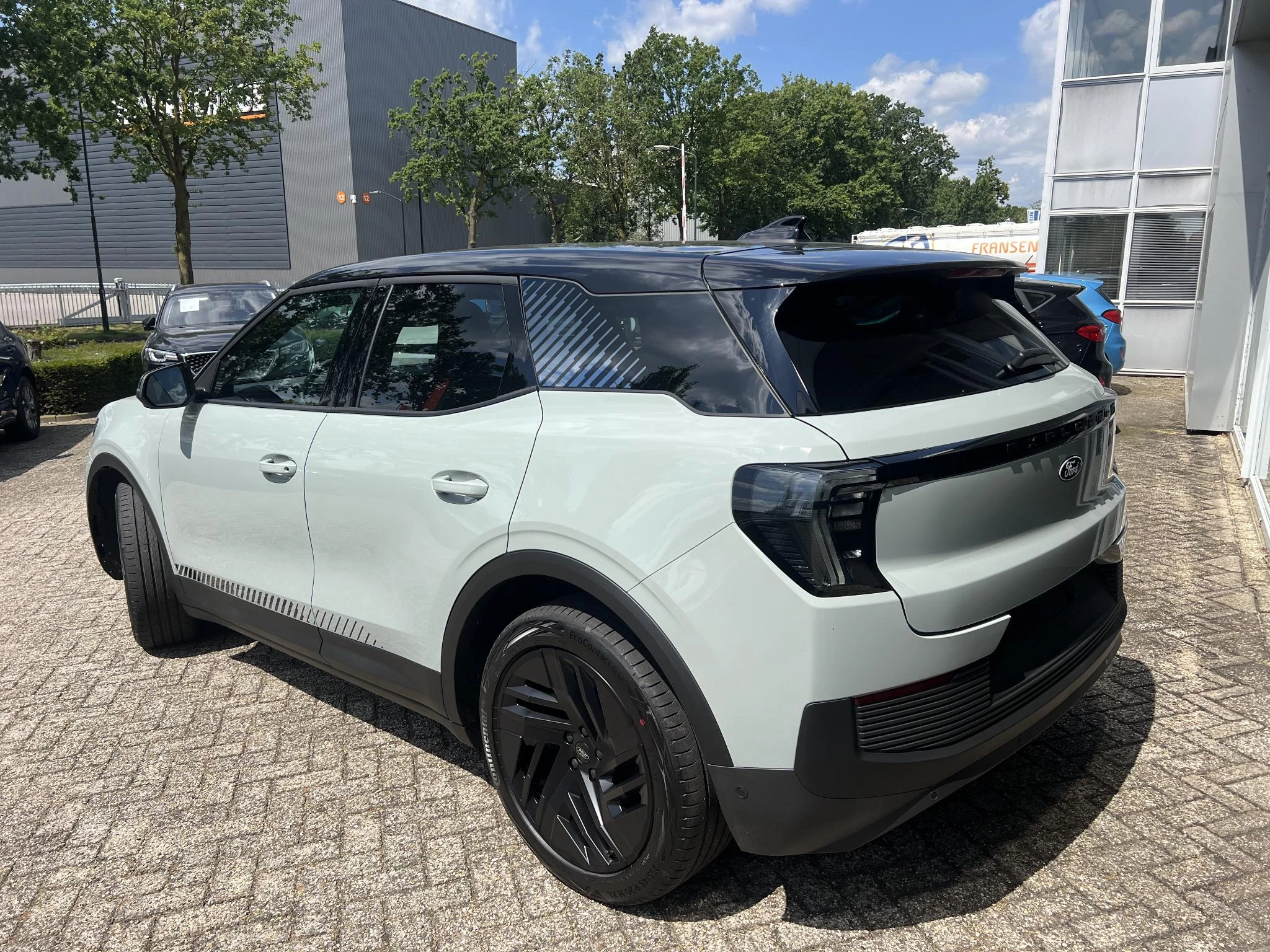 Ford Explorer Collection RWD