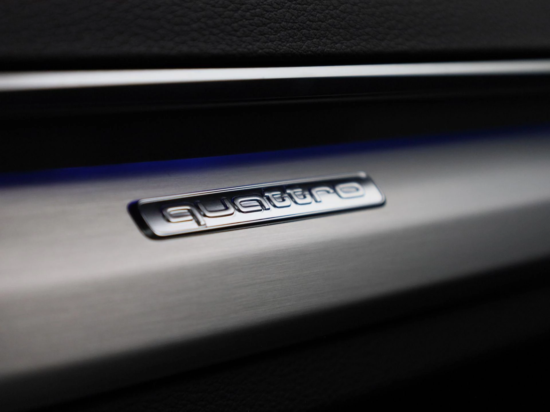 Audi Q5 50 TFSI e S edition Competition 299 PK