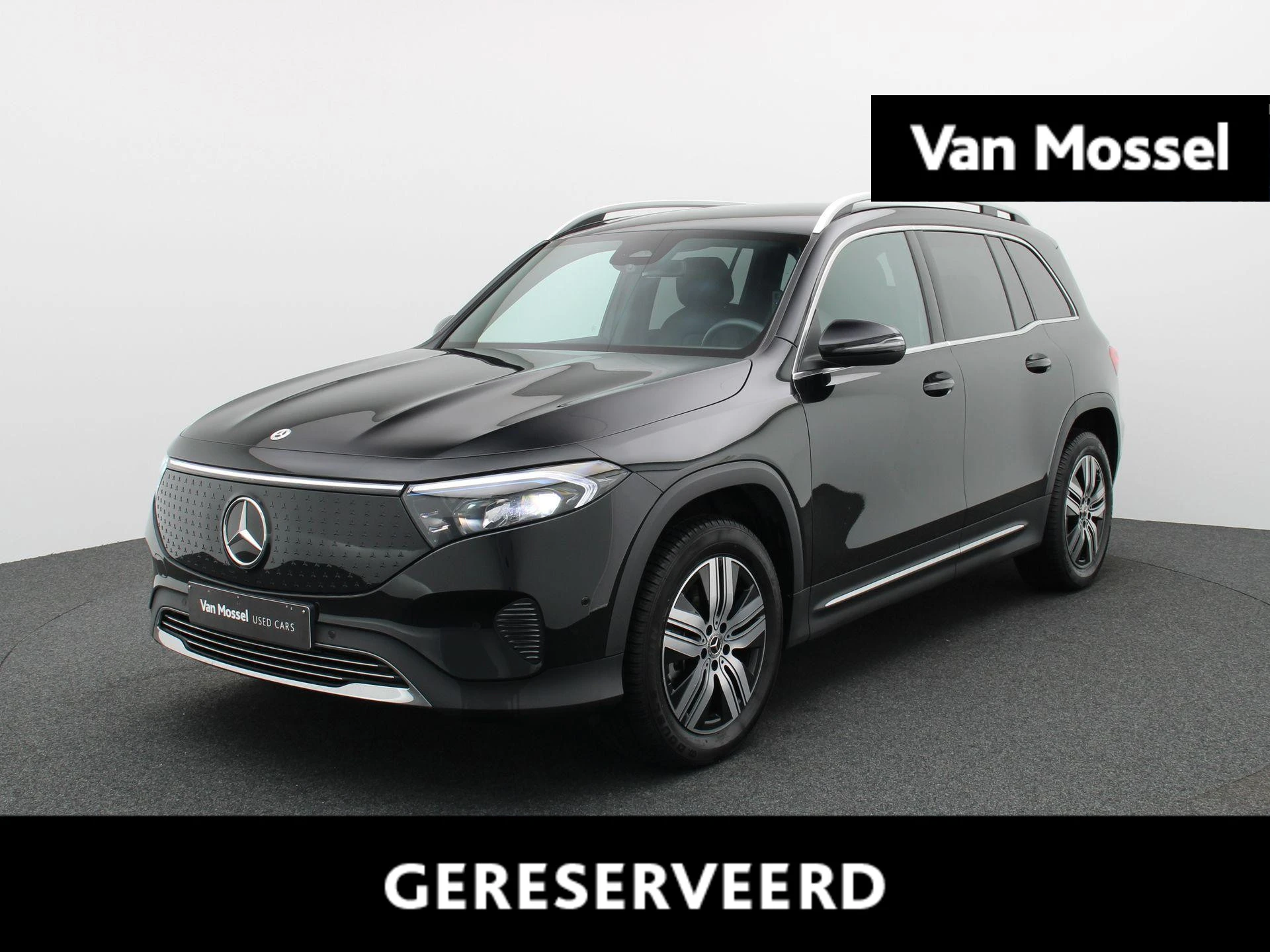 Mercedes-Benz-EQB-image-0