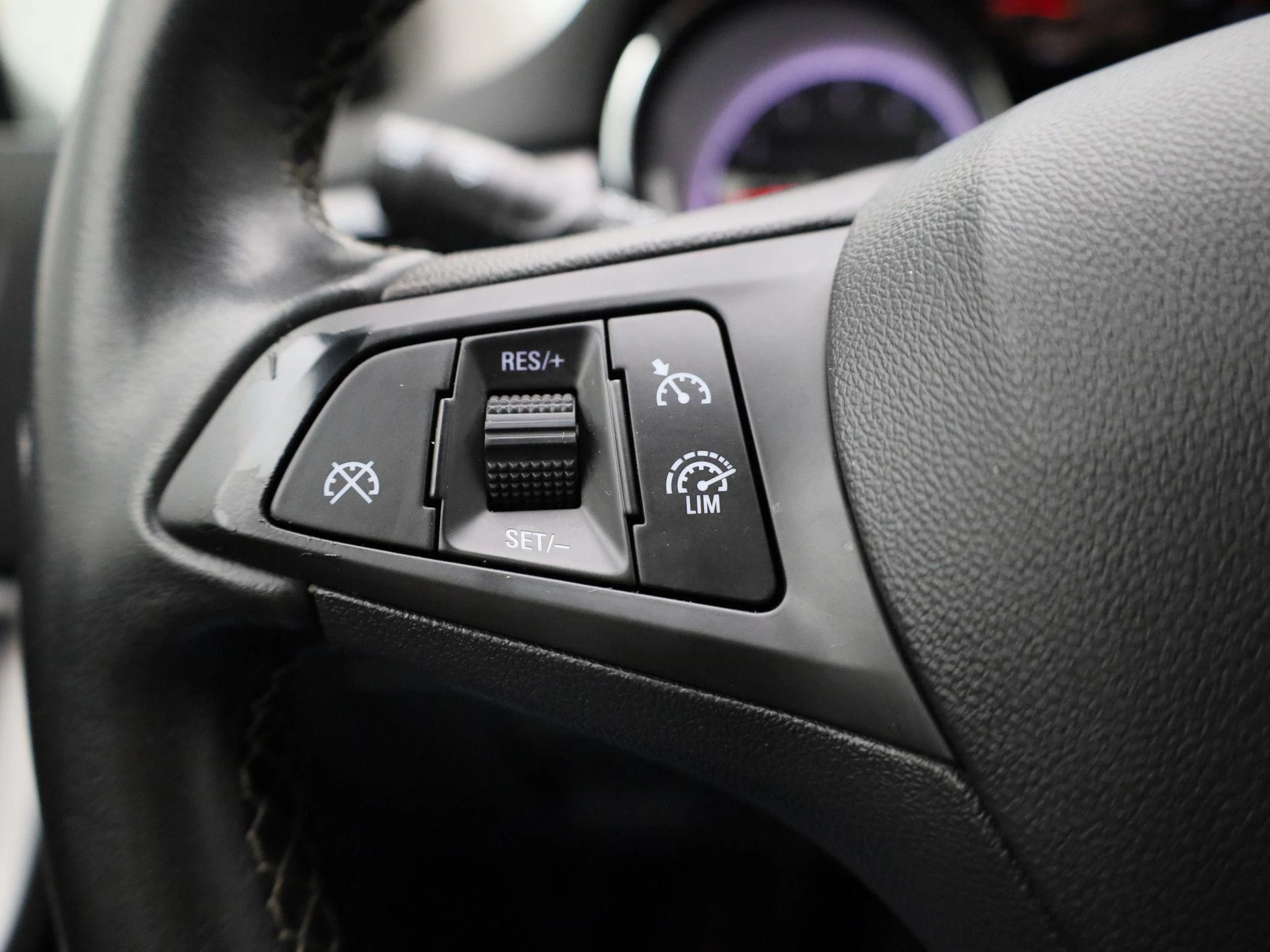 Opel-Astra-image-16