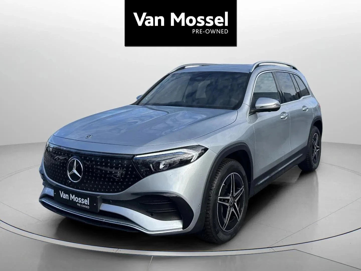 Mercedes-Benz-EQB-image-0