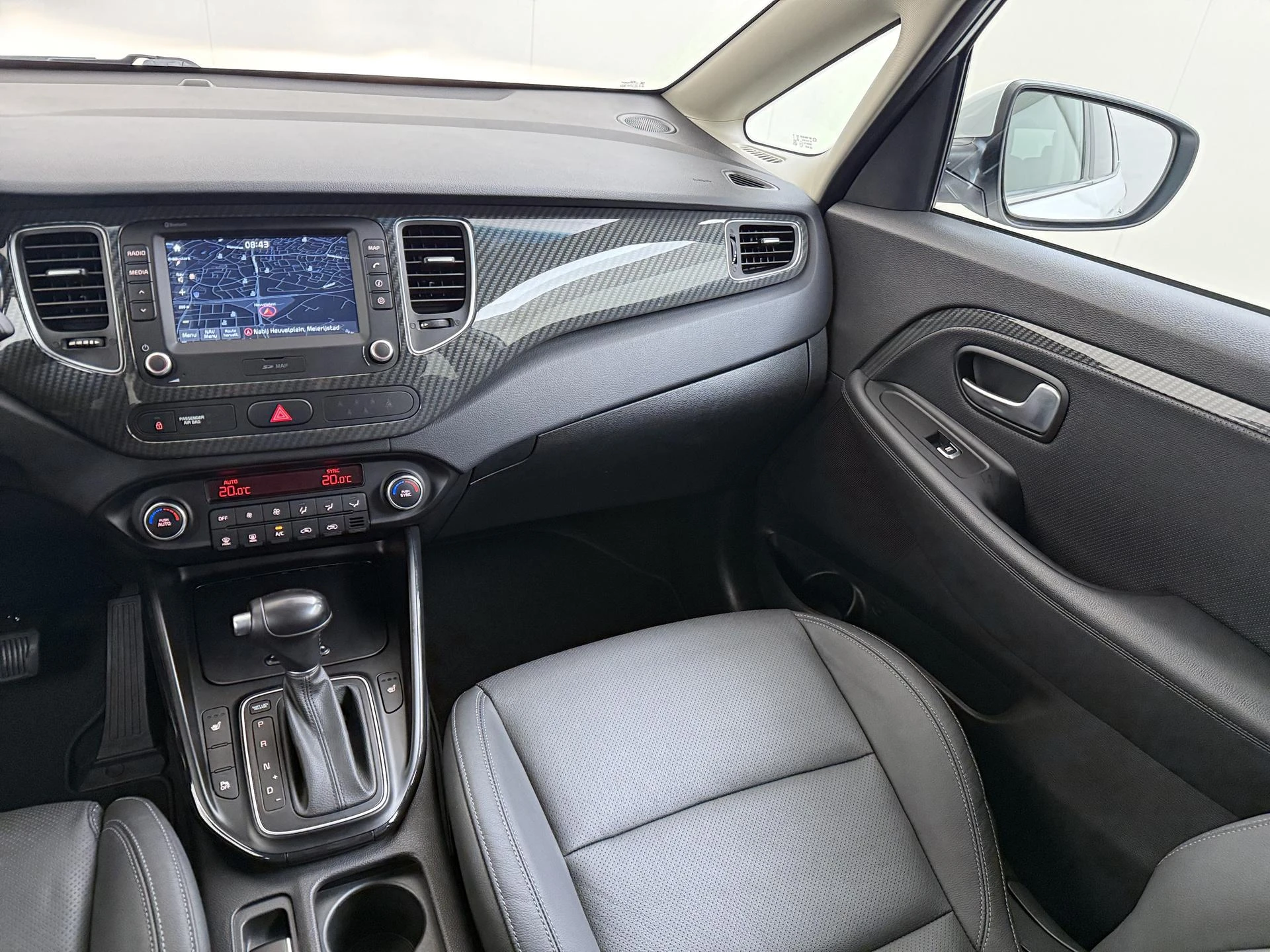 Kia-Carens-image-19