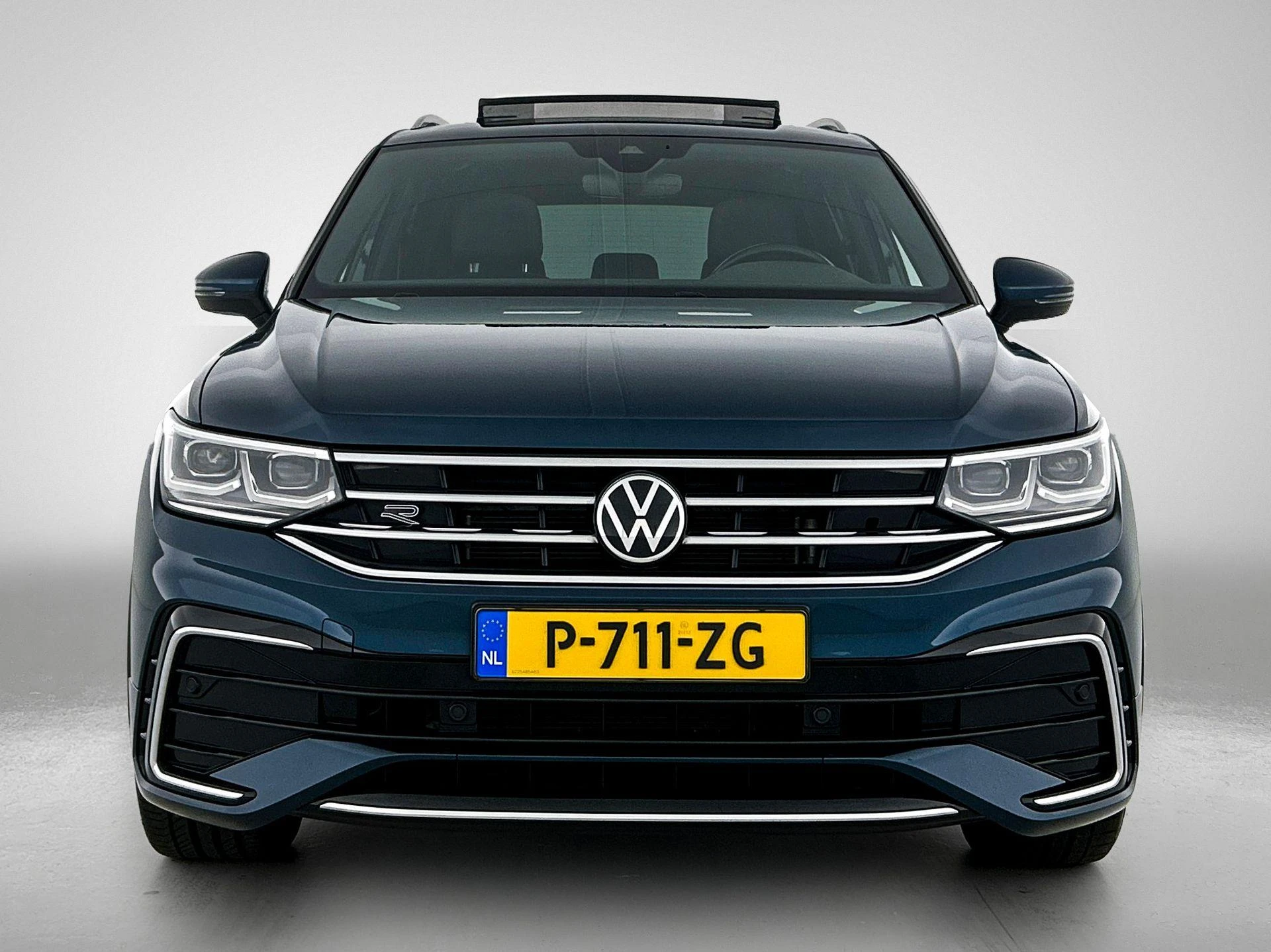 Volkswagen-Tiguan-image-4