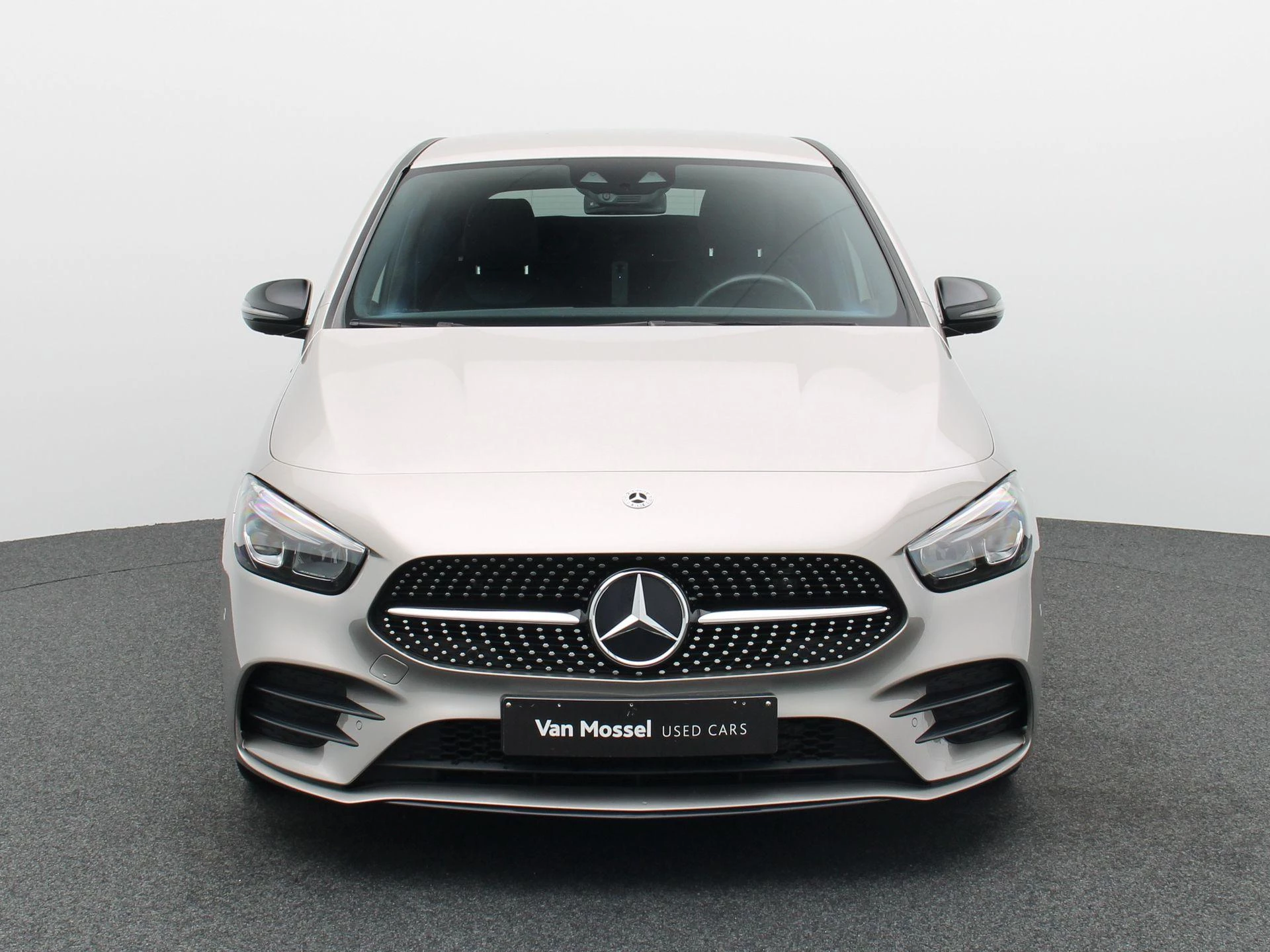 Mercedes-Benz B-Klasse 250 AMG Line + 224 PK + CARPLAY + NIGHTPAKKET +