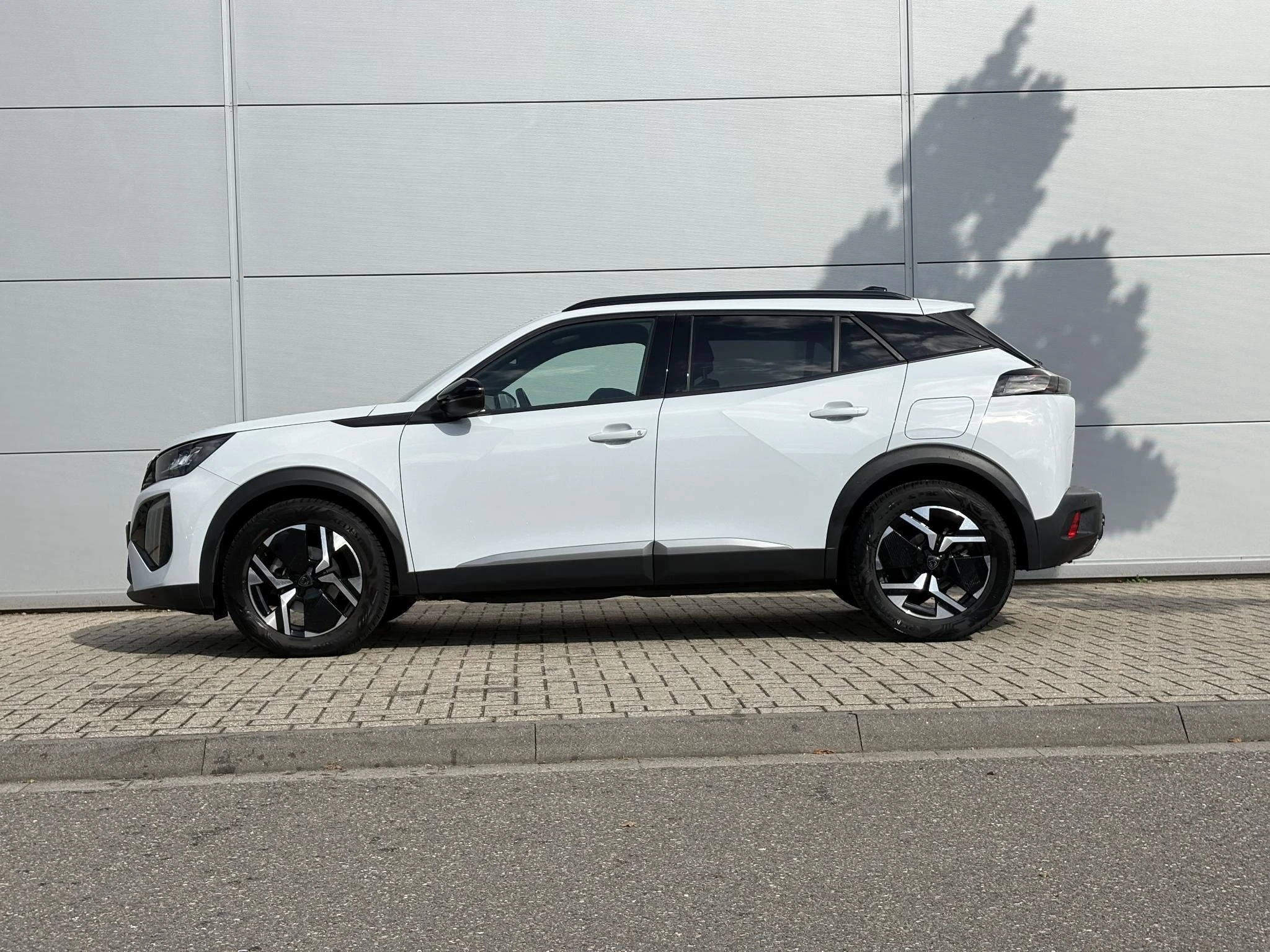 Peugeot-2008-image-2