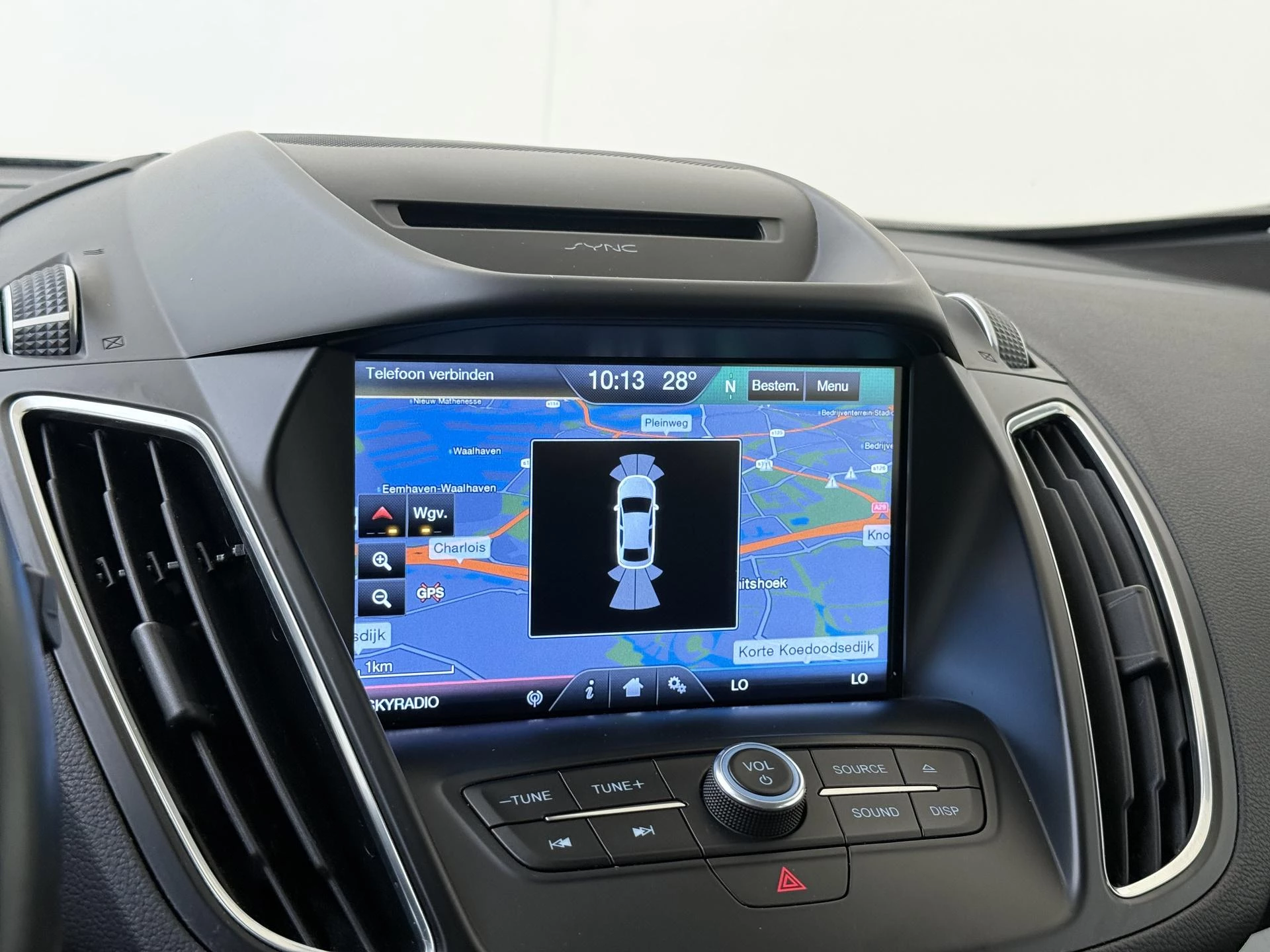 Ford-C-MAX-image-17