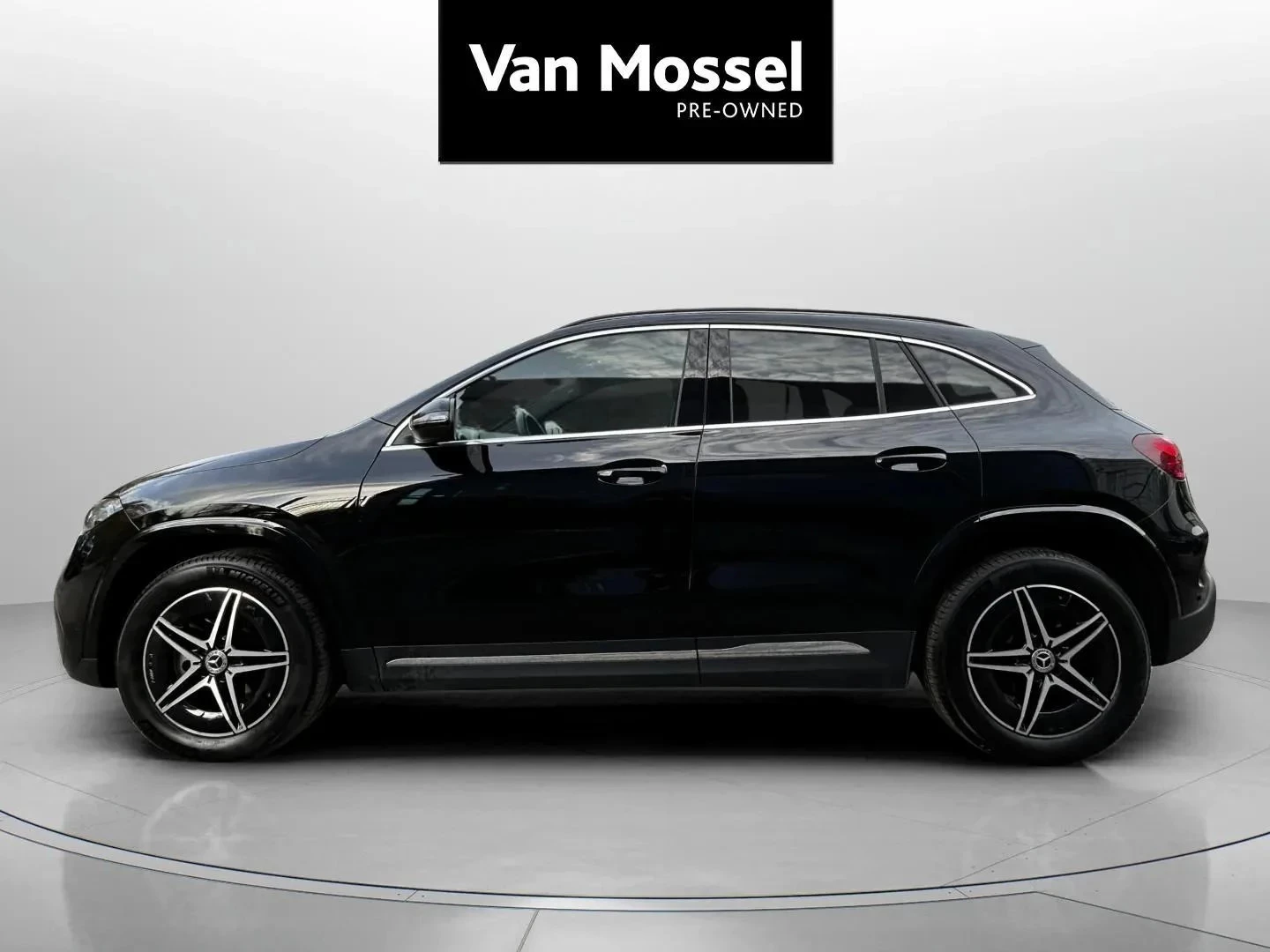 Mercedes-Benz-EQA-image-8