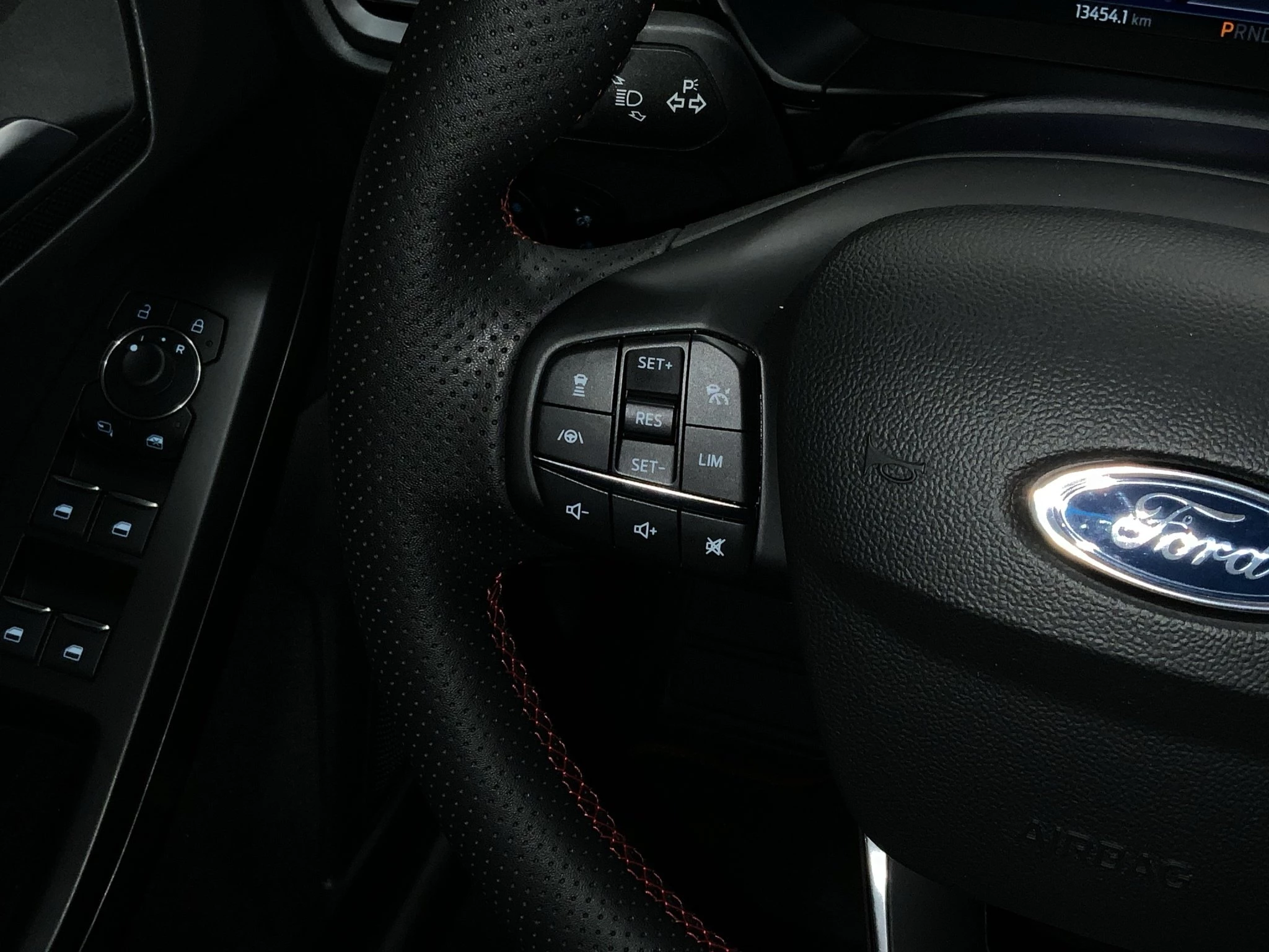 Ford Focus ST-Line X Turnier Aut.*AHK*ACC*HUD*KAM*NAVI*WINTER-PKT.