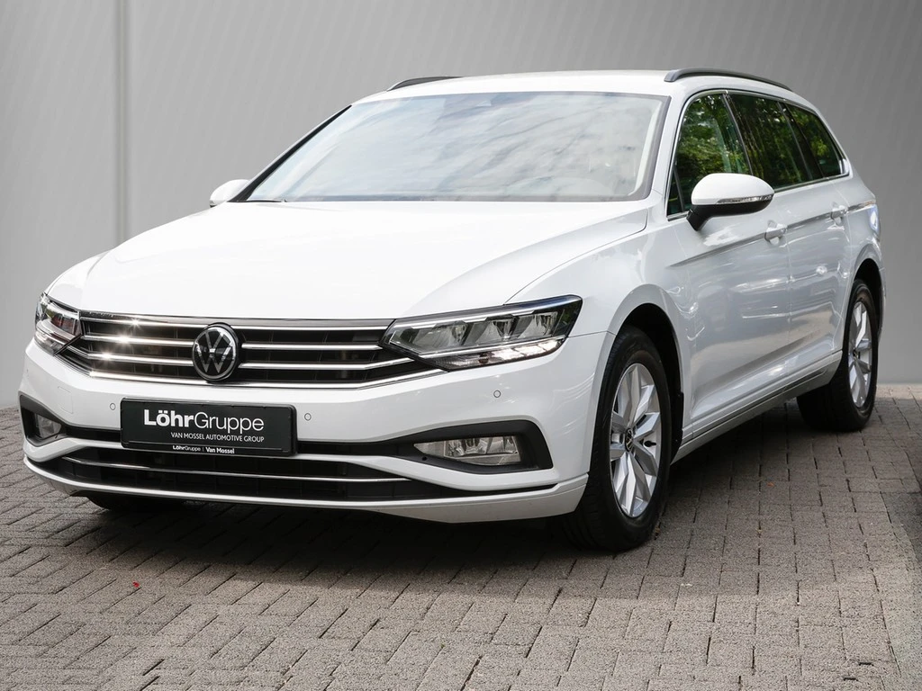 Volkswagen-Passat-image-1