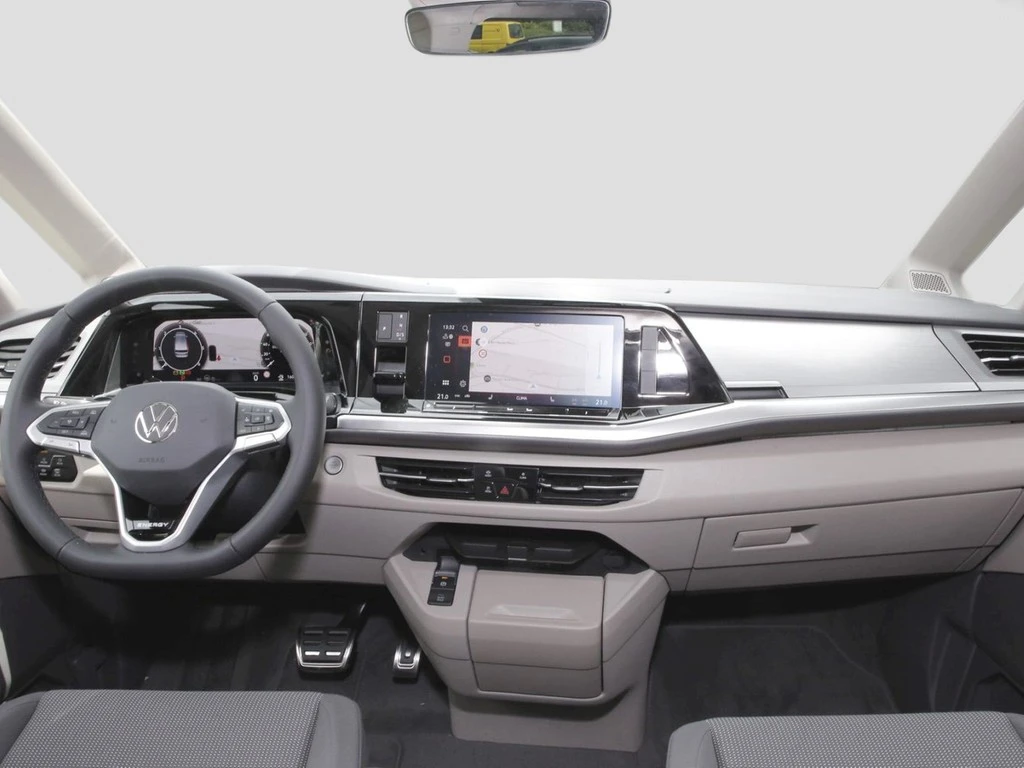 Volkswagen-Multivan-image-10