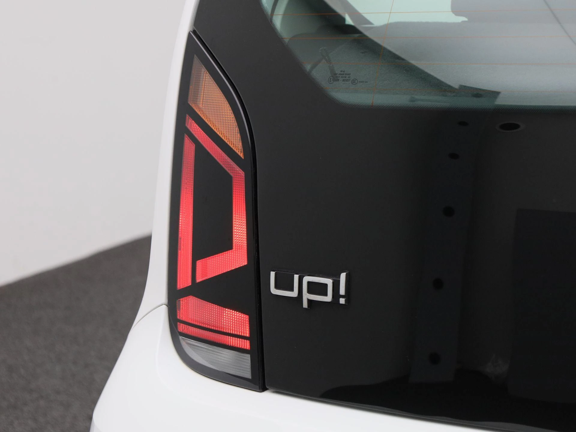 Volkswagen-up!-image-29