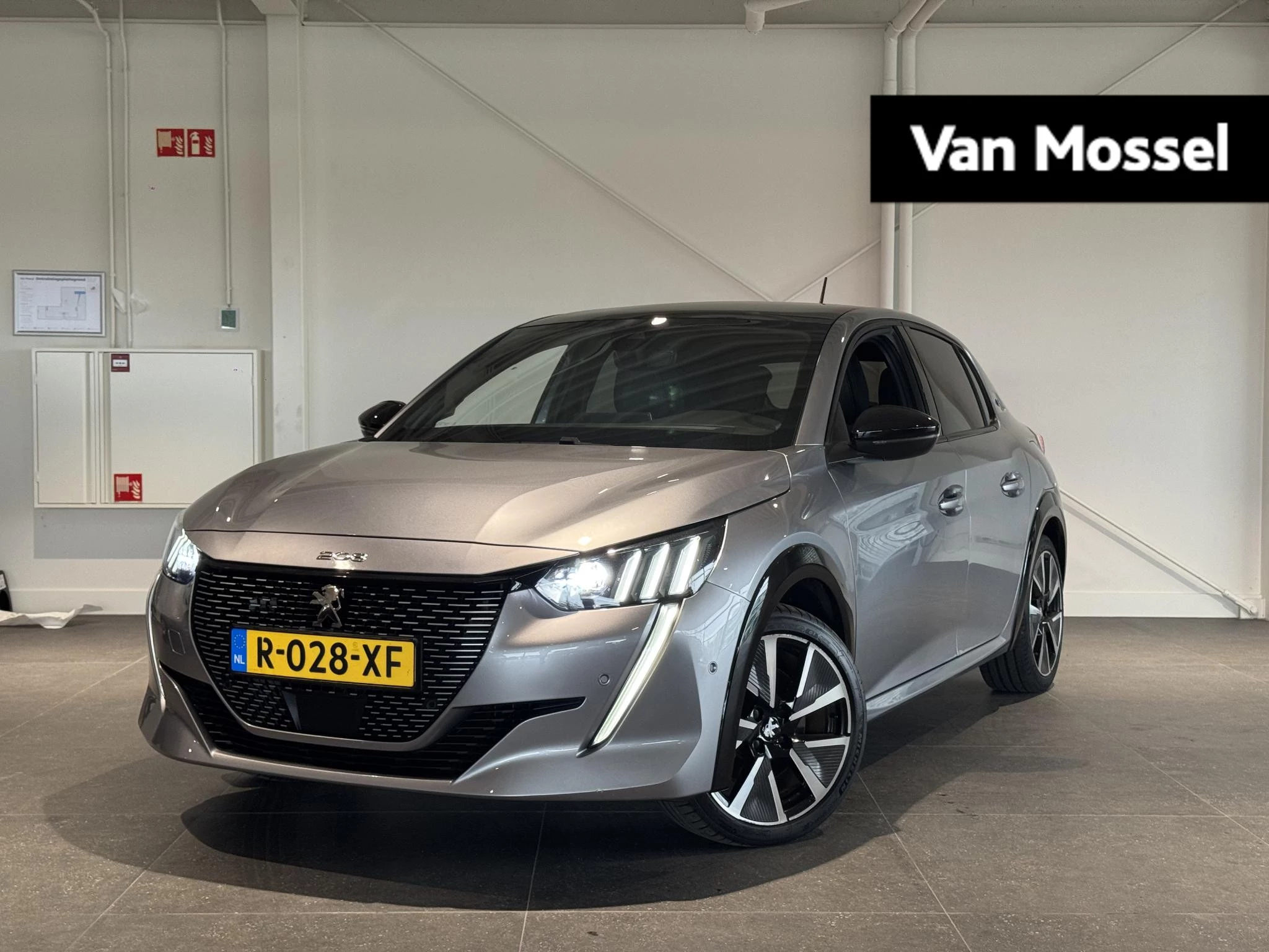 Peugeot-e-208-image-0