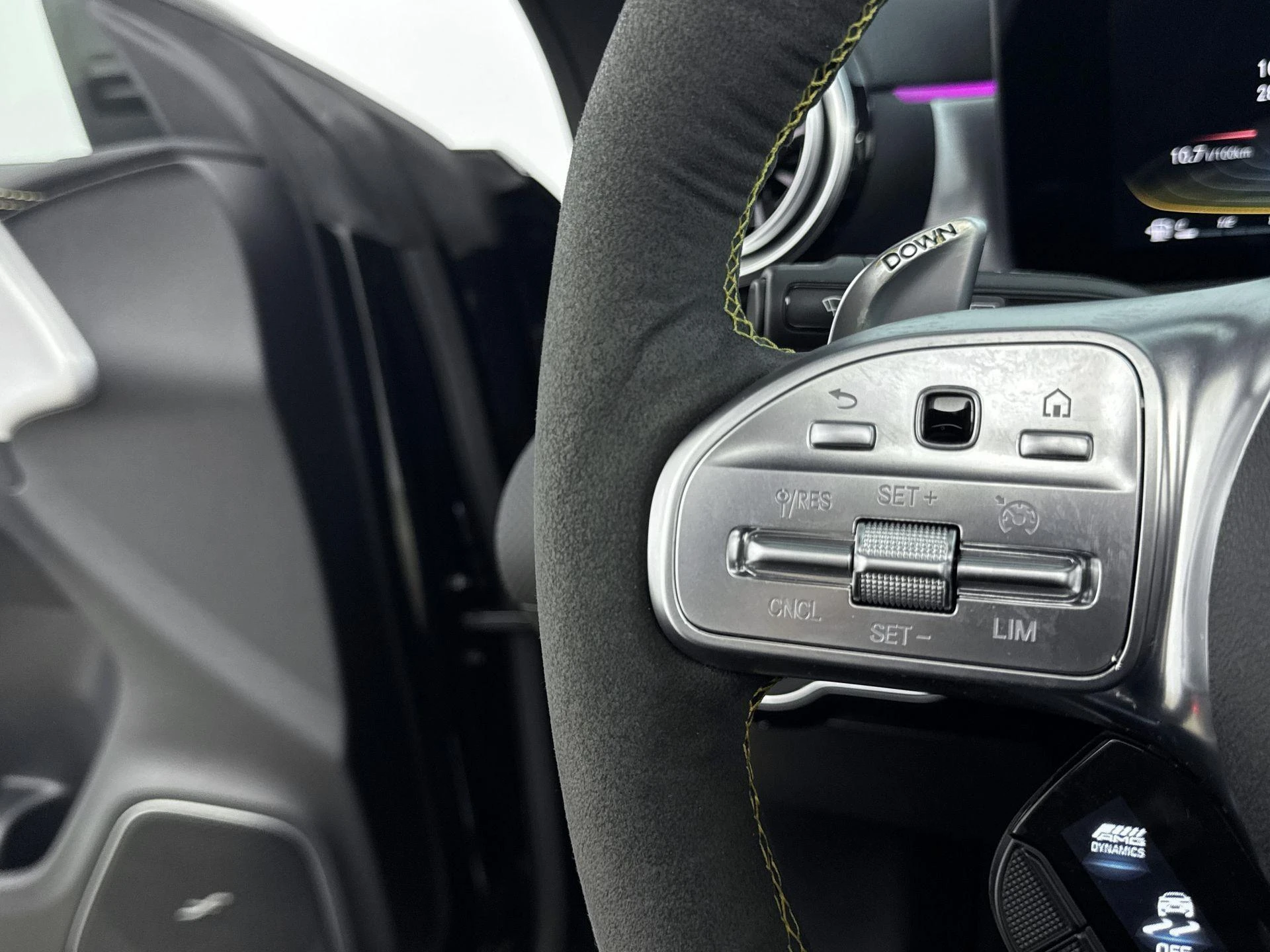 Mercedes-Benz-CLA-image-5