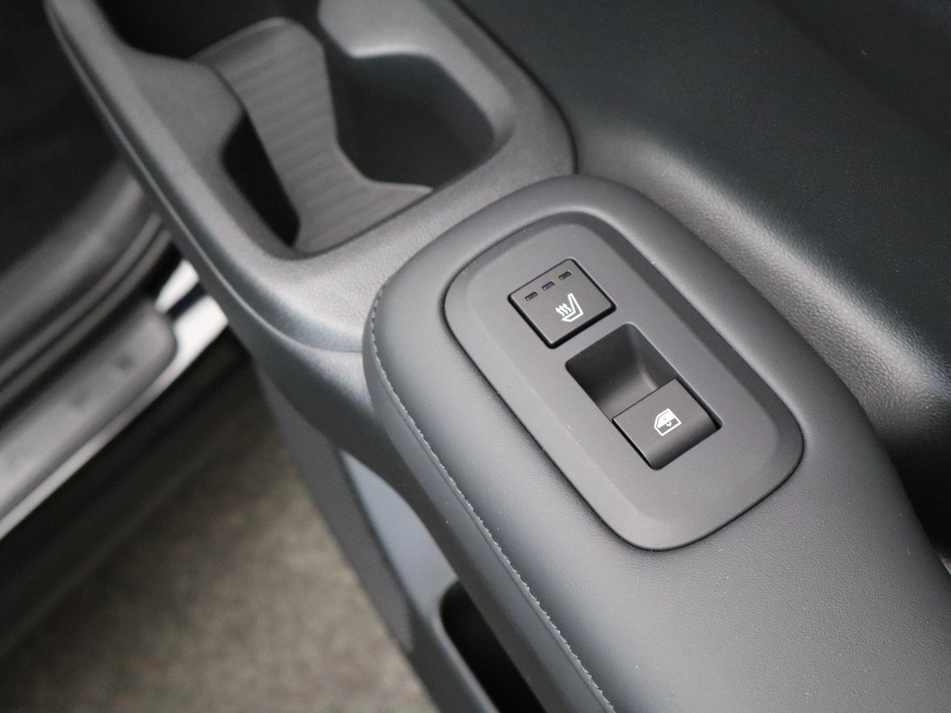 Hyundai-Santa Fe-image-41