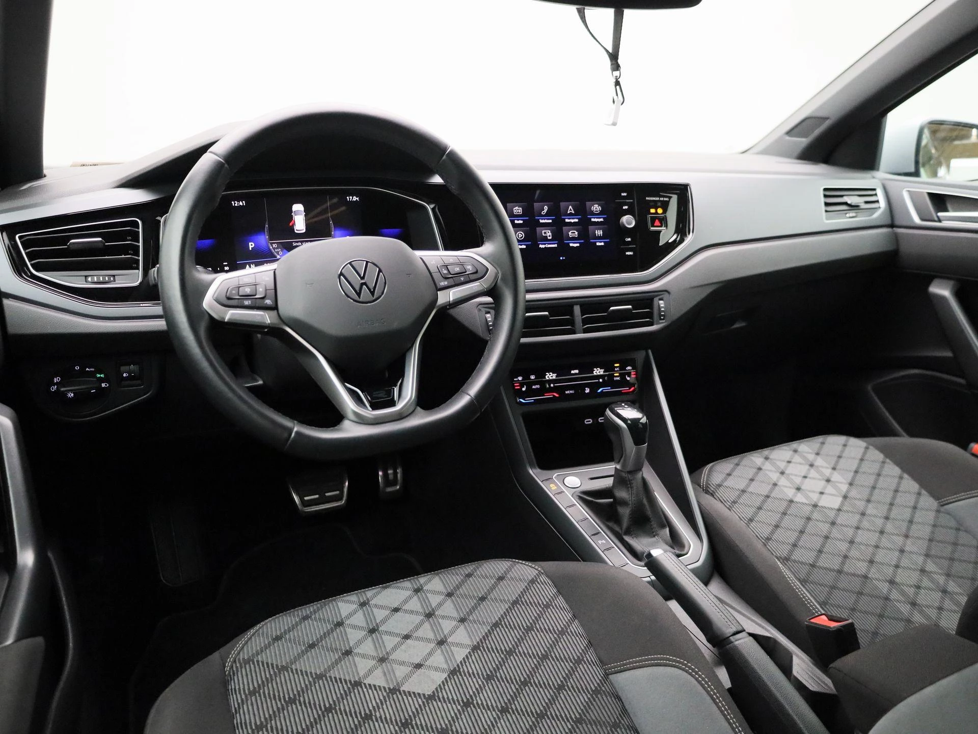 Volkswagen-Polo-image-6