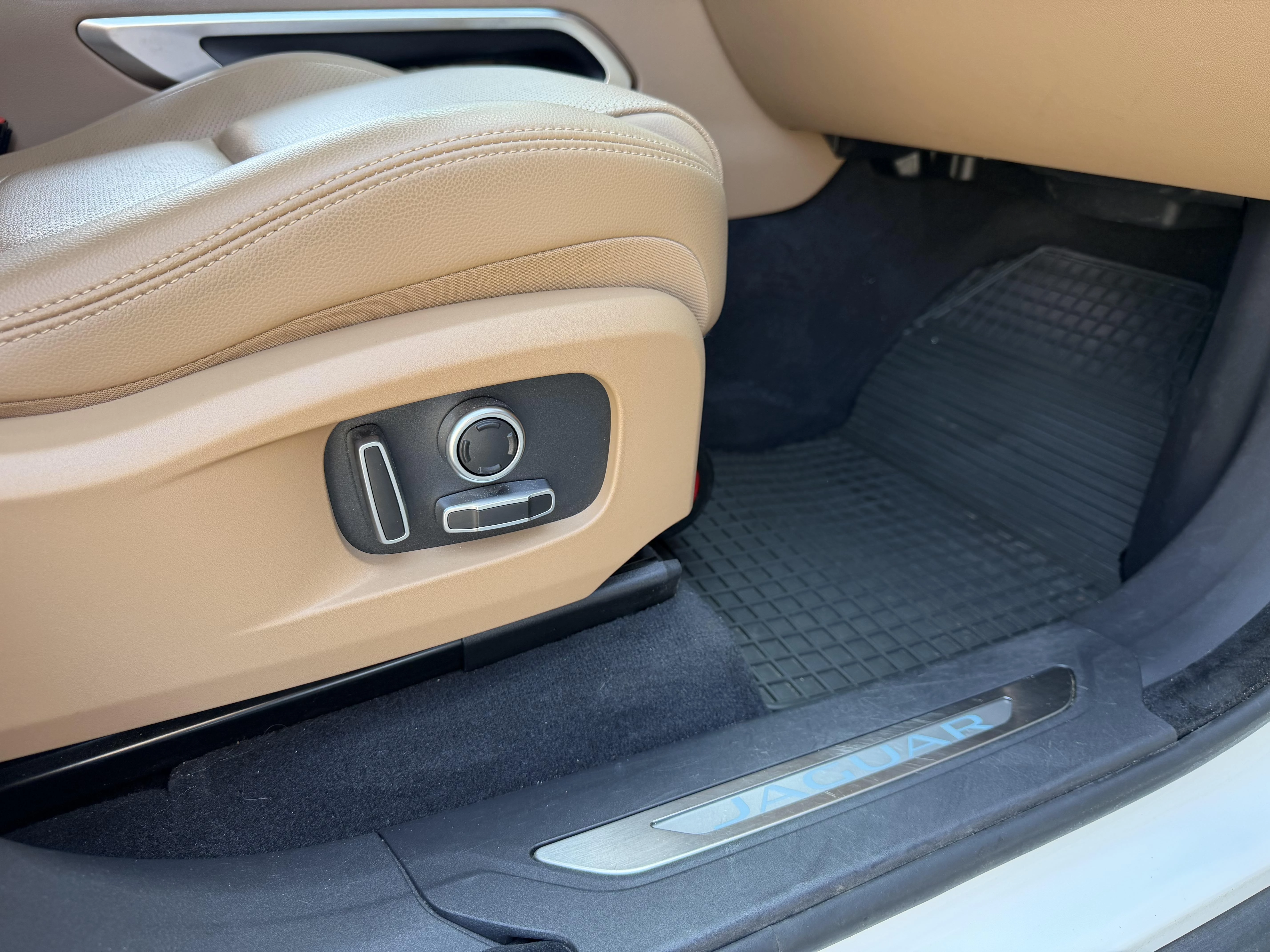 Jaguar F-PACE P250 SE AWD Auto. 22MY