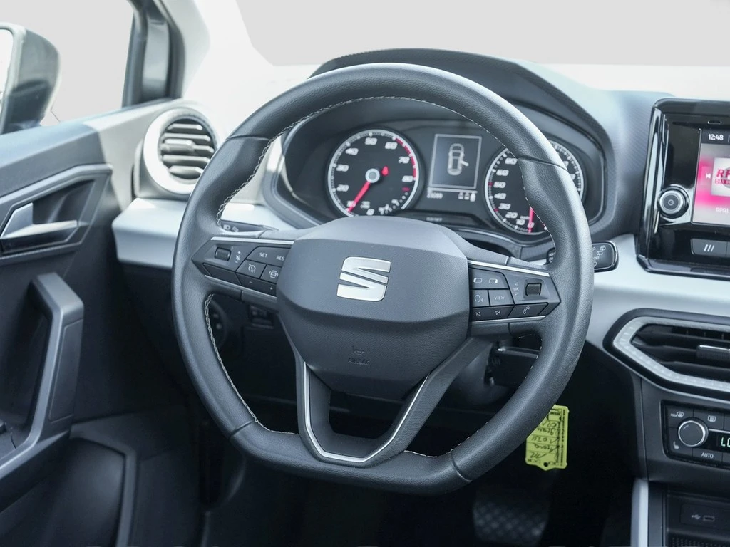 SEAT-Arona-image-13