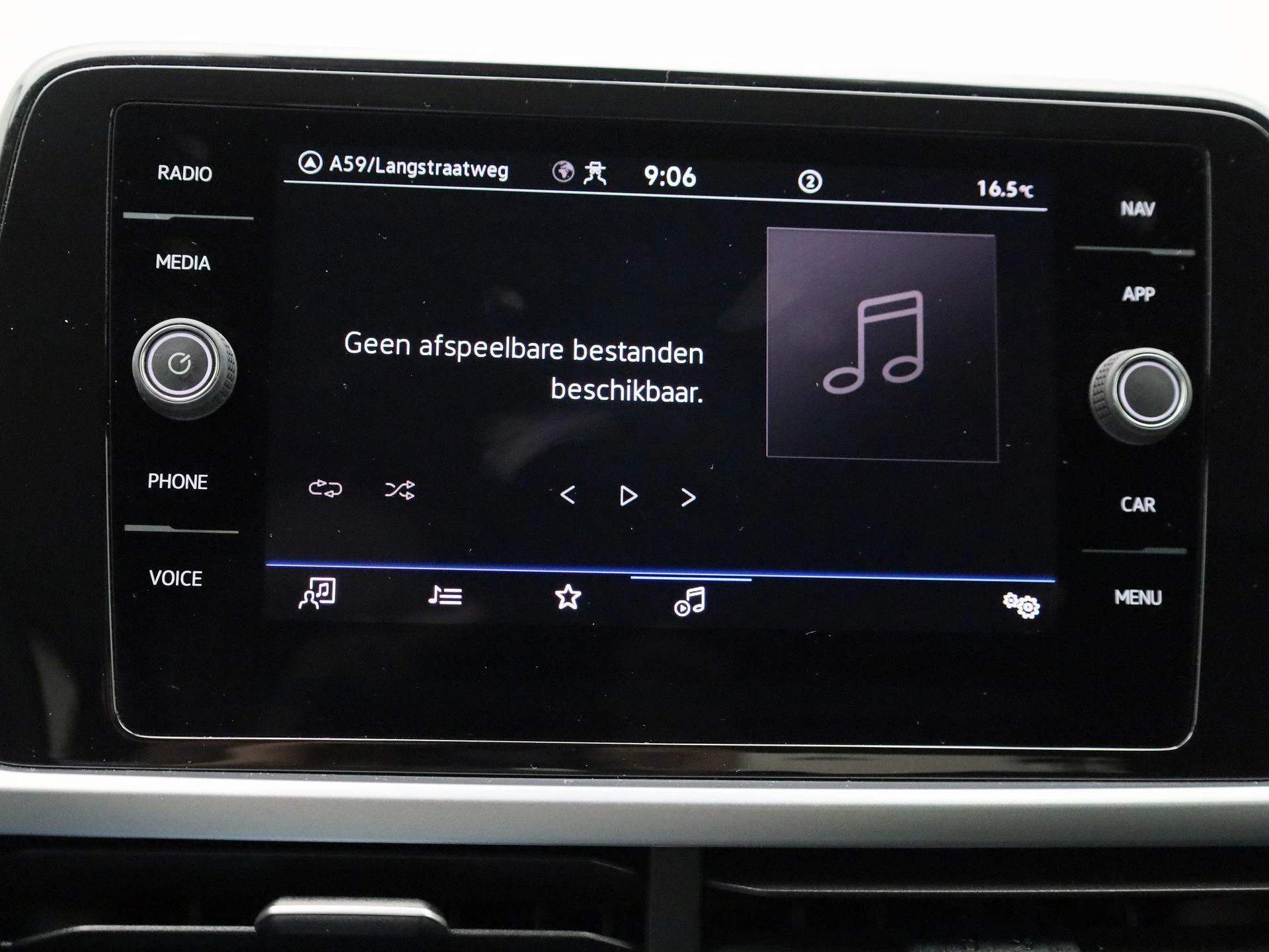 Volkswagen-T-Roc-image-19