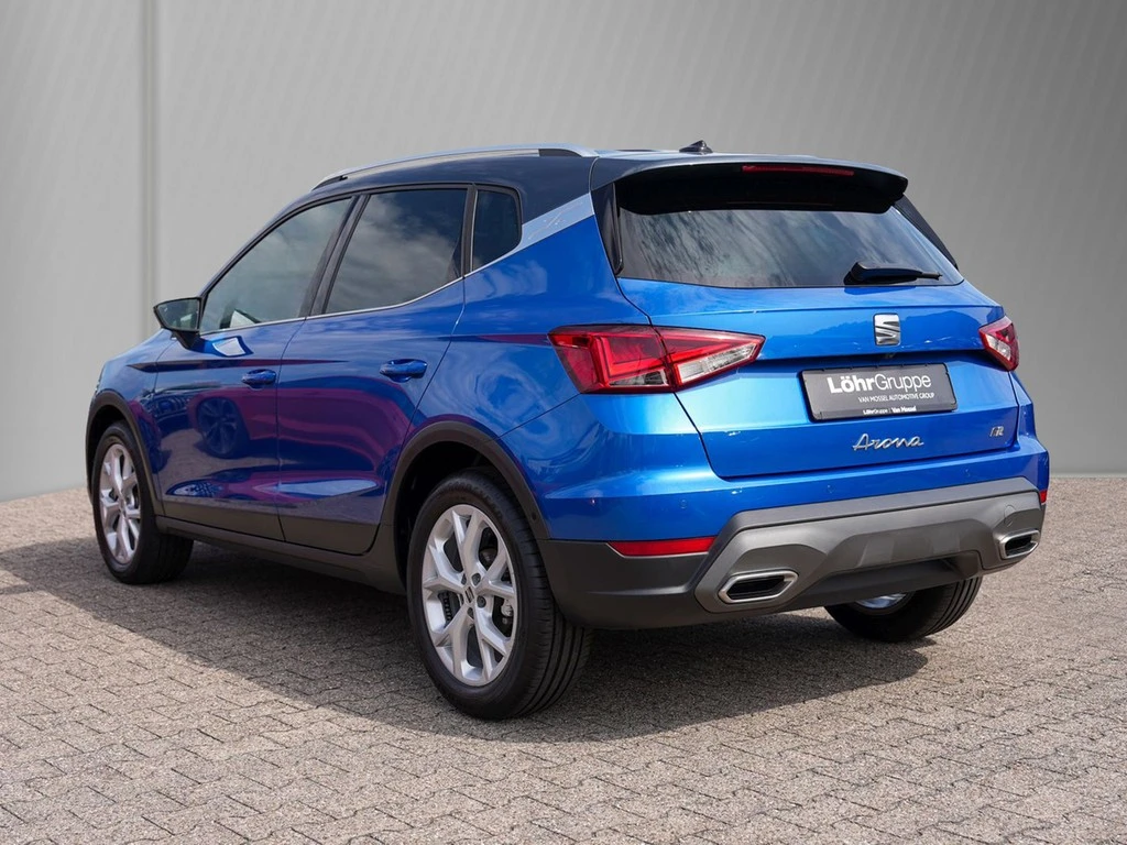 SEAT-Arona-image-4