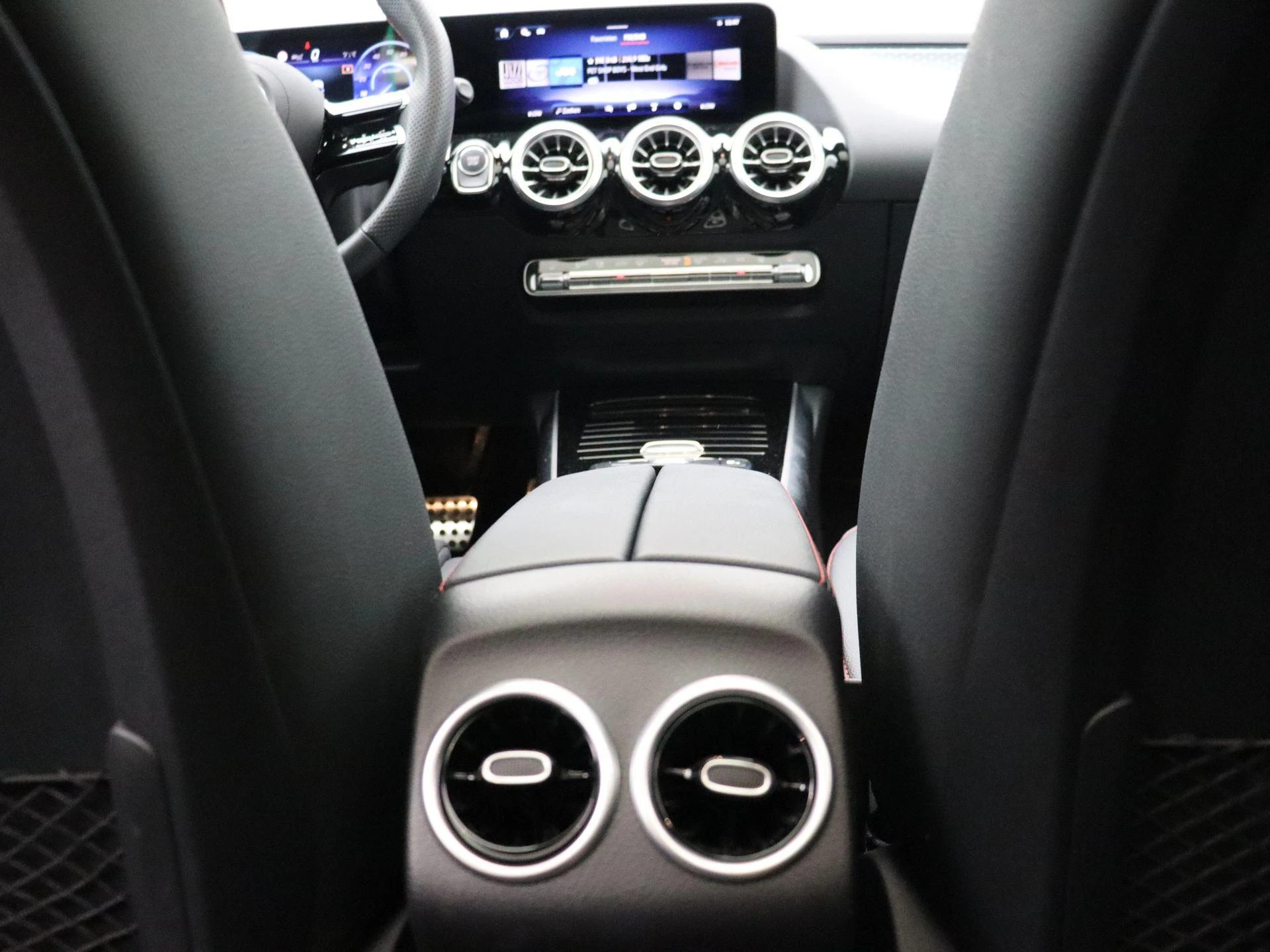 Mercedes-Benz EQA 250+ Star Edition + BURMESTER + PANO DAK + HEAD UP + CARPLAY +