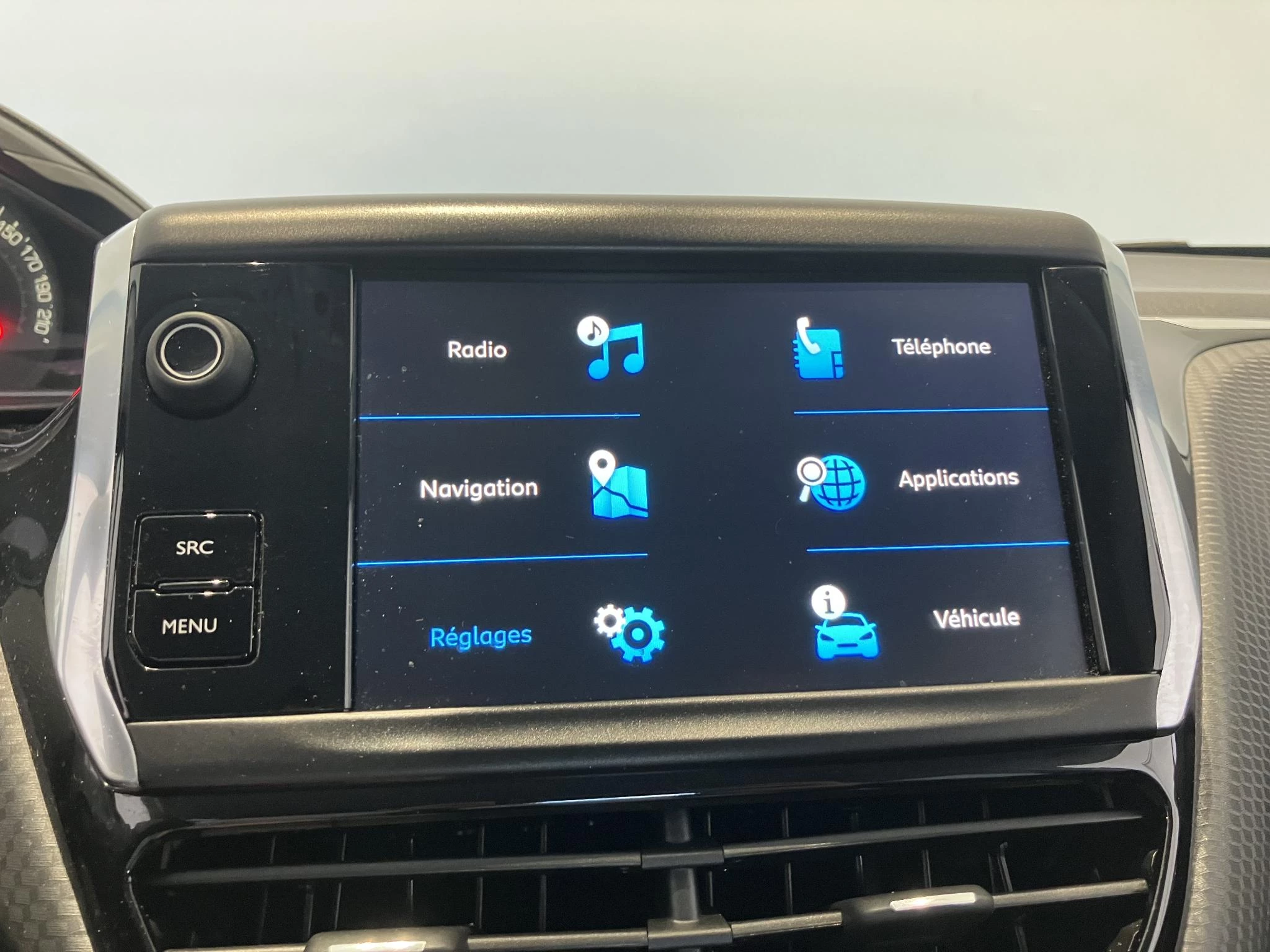 Peugeot-2008-image-26