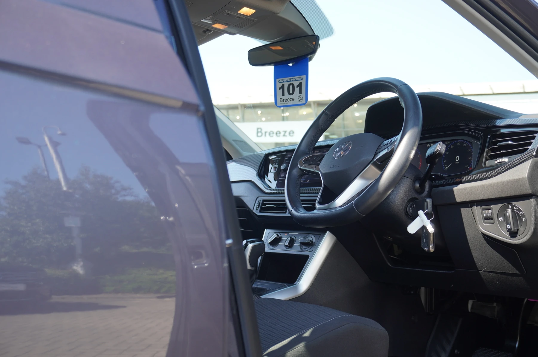 Volkswagen-Polo-image-13