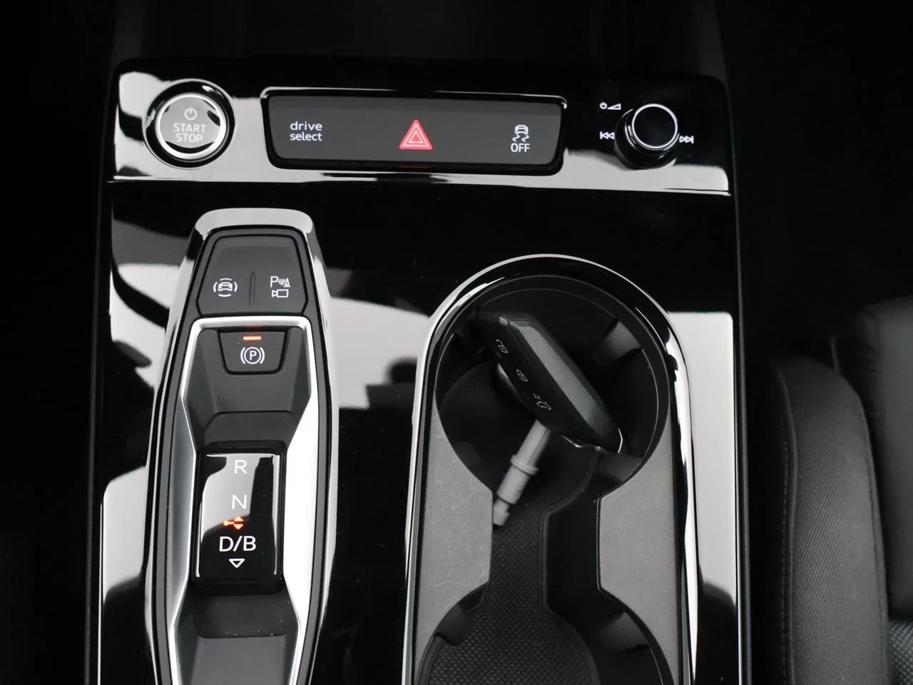 Audi-Q6 e-tron-image-15
