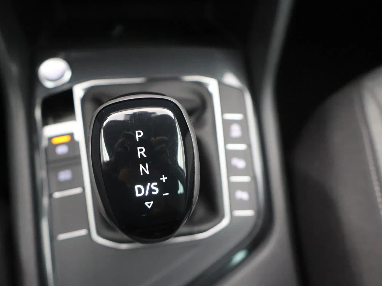 Volkswagen-Tiguan-image-18