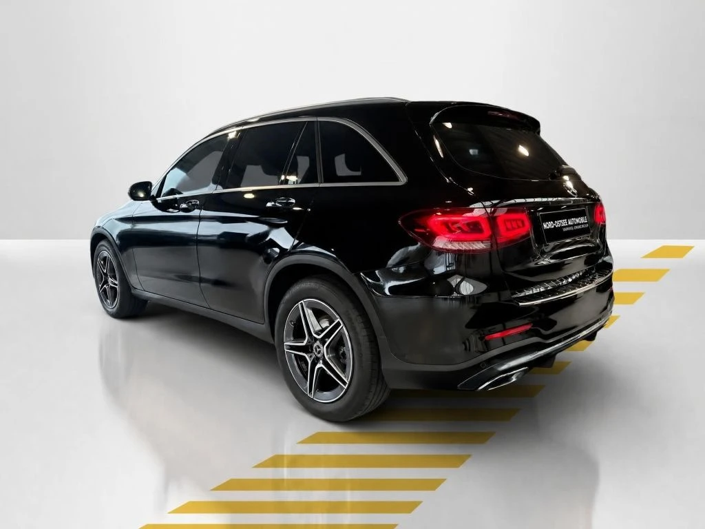 Mercedes-Benz-GLC 300 d-image-12